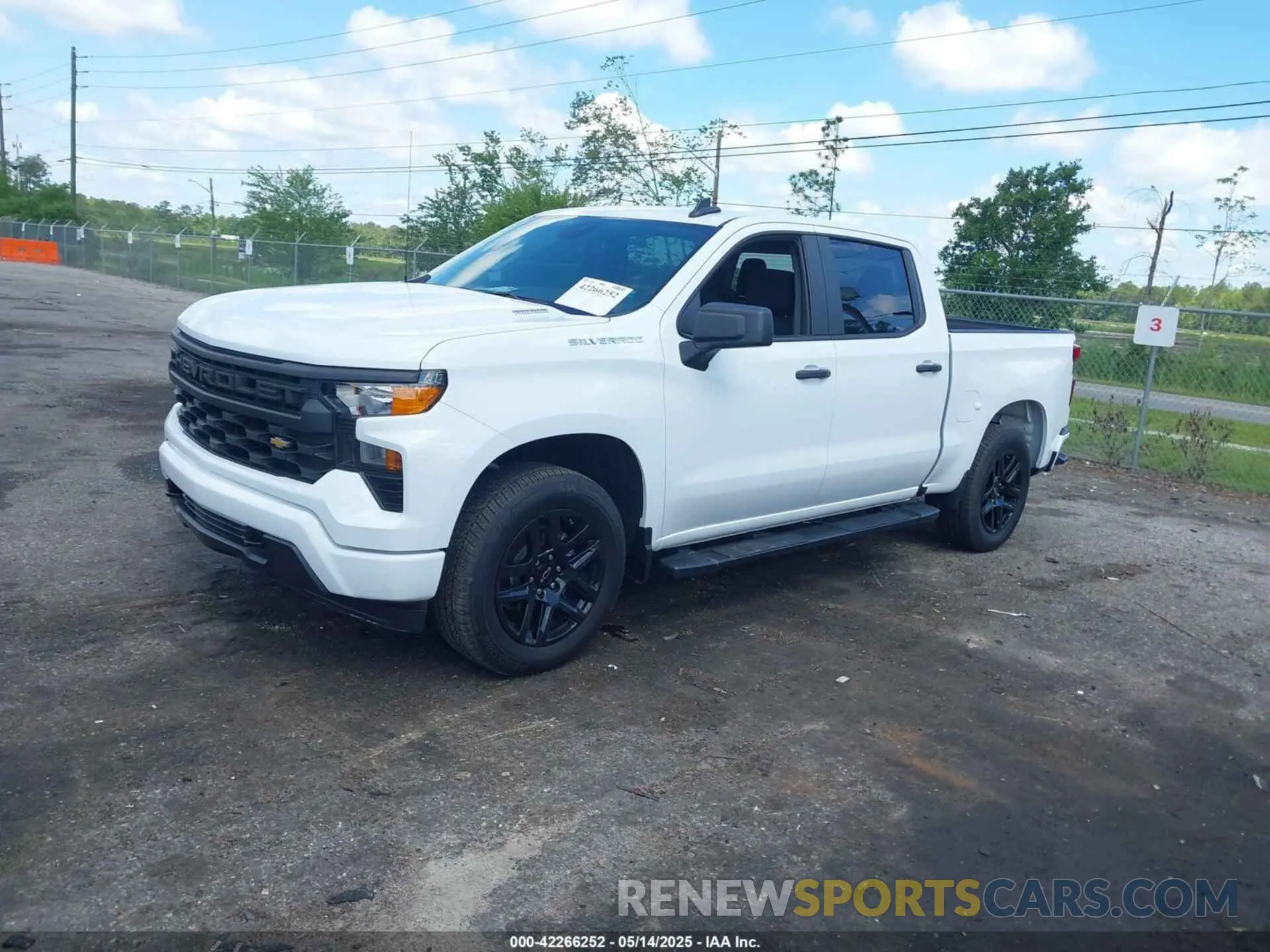 2 fotografías del automóvil dañado 3GCPKBEK7SG141712 CHEVROLET SILVERADO 1500 2025