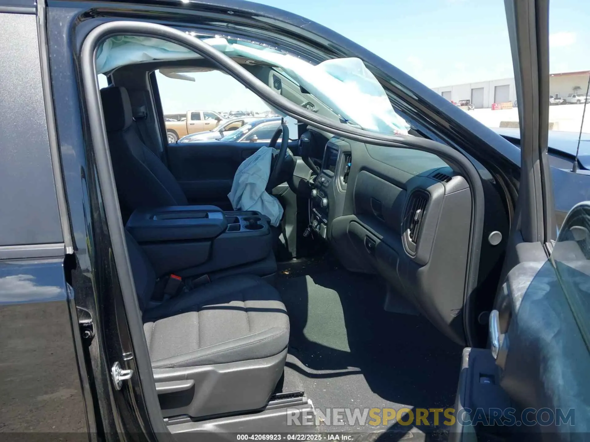 5 fotografías del automóvil dañado 3GCPKBEK9SG140738 CHEVROLET SILVERADO 1500 2025