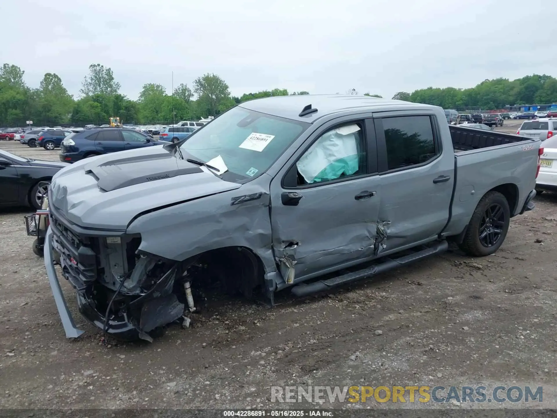 2 fotografías del automóvil dañado 3GCPKCEK5SG187190 CHEVROLET SILVERADO 1500 2025