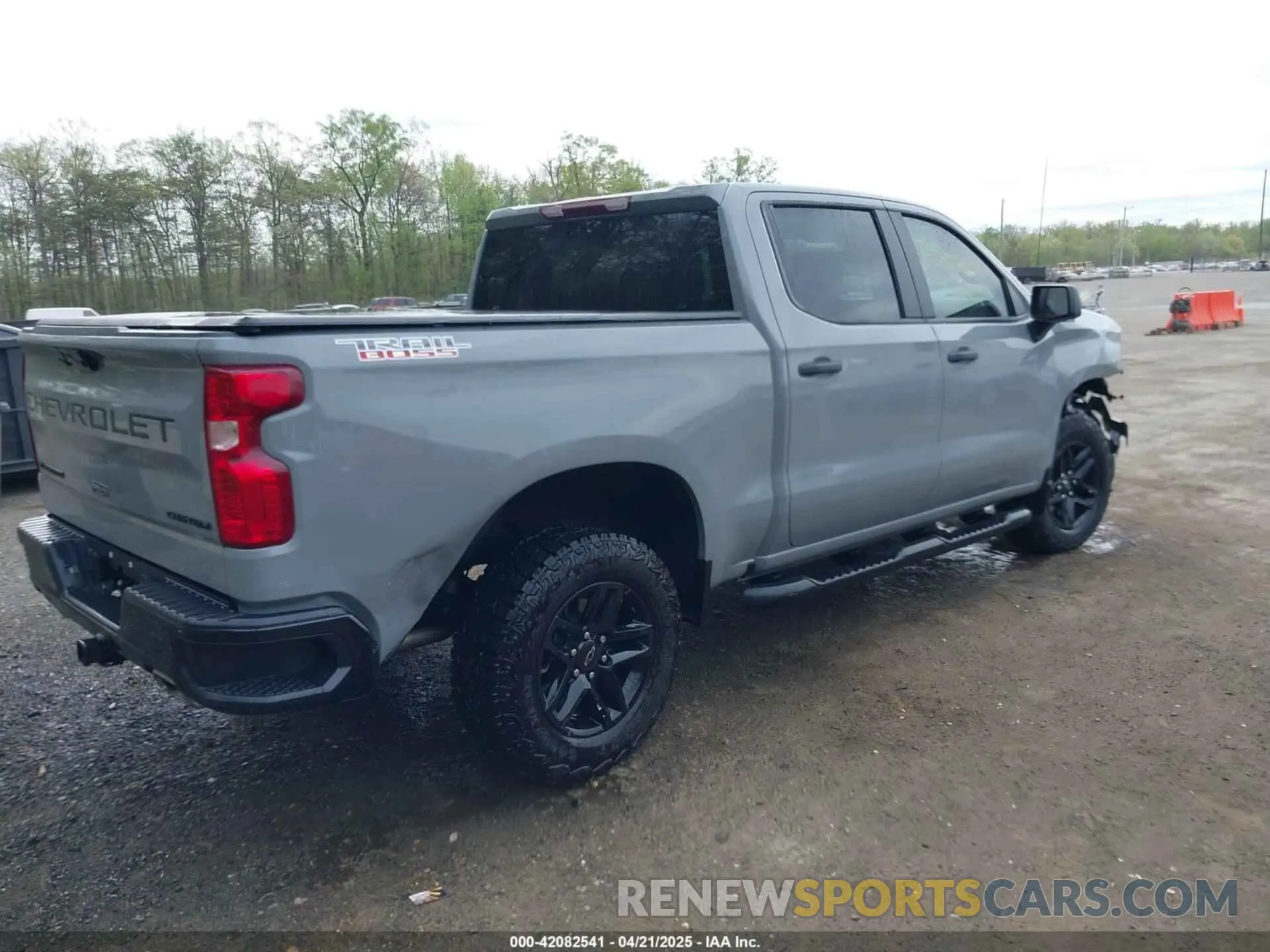 4 fotografías del automóvil dañado 3GCUKCED6SG110946 CHEVROLET SILVERADO 1500 2025