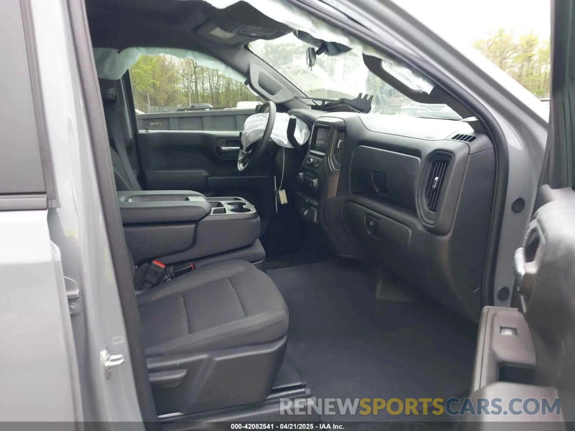 5 fotografías del automóvil dañado 3GCUKCED6SG110946 CHEVROLET SILVERADO 1500 2025