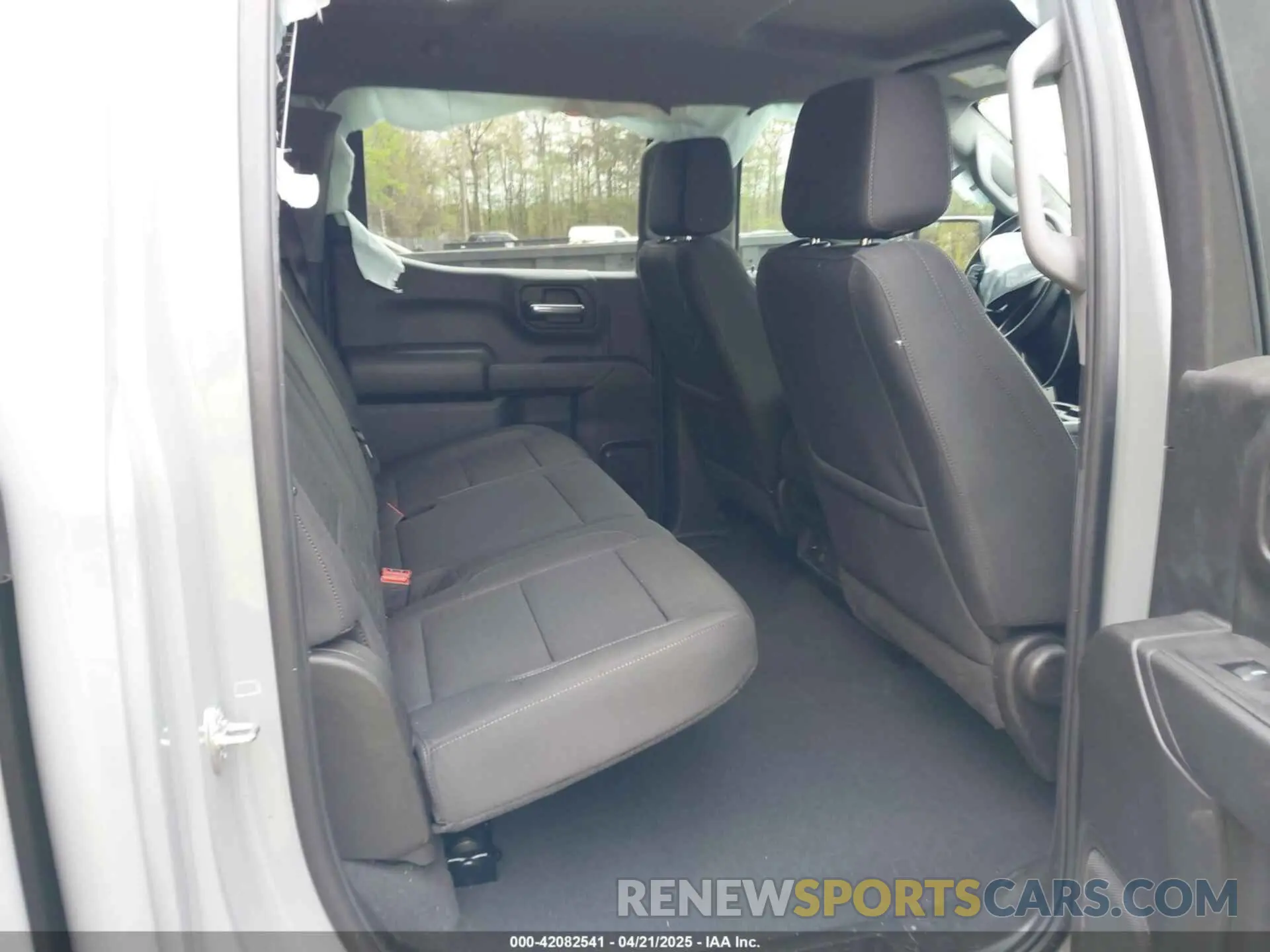 8 fotografías del automóvil dañado 3GCUKCED6SG110946 CHEVROLET SILVERADO 1500 2025