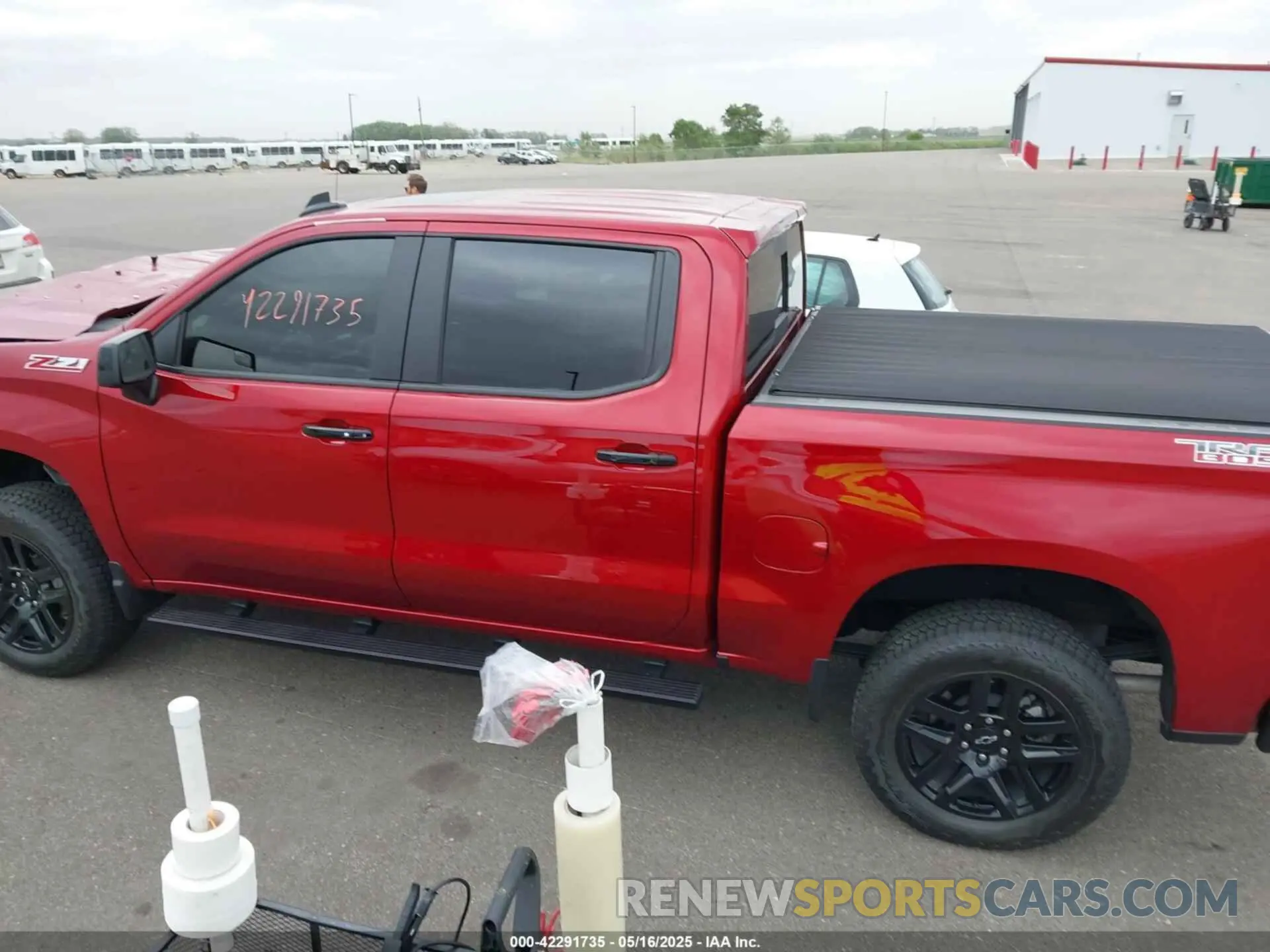 14 fotografías del automóvil dañado 3GCUKFEL3SG226064 CHEVROLET SILVERADO 1500 2025