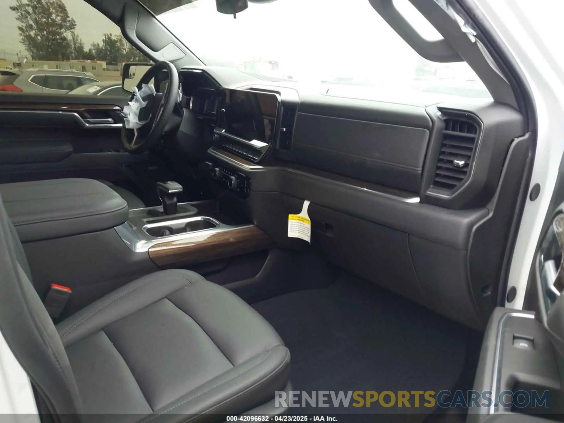 5 fotografías del automóvil dañado 3GCUKFEL9SG224626 CHEVROLET SILVERADO 1500 2025