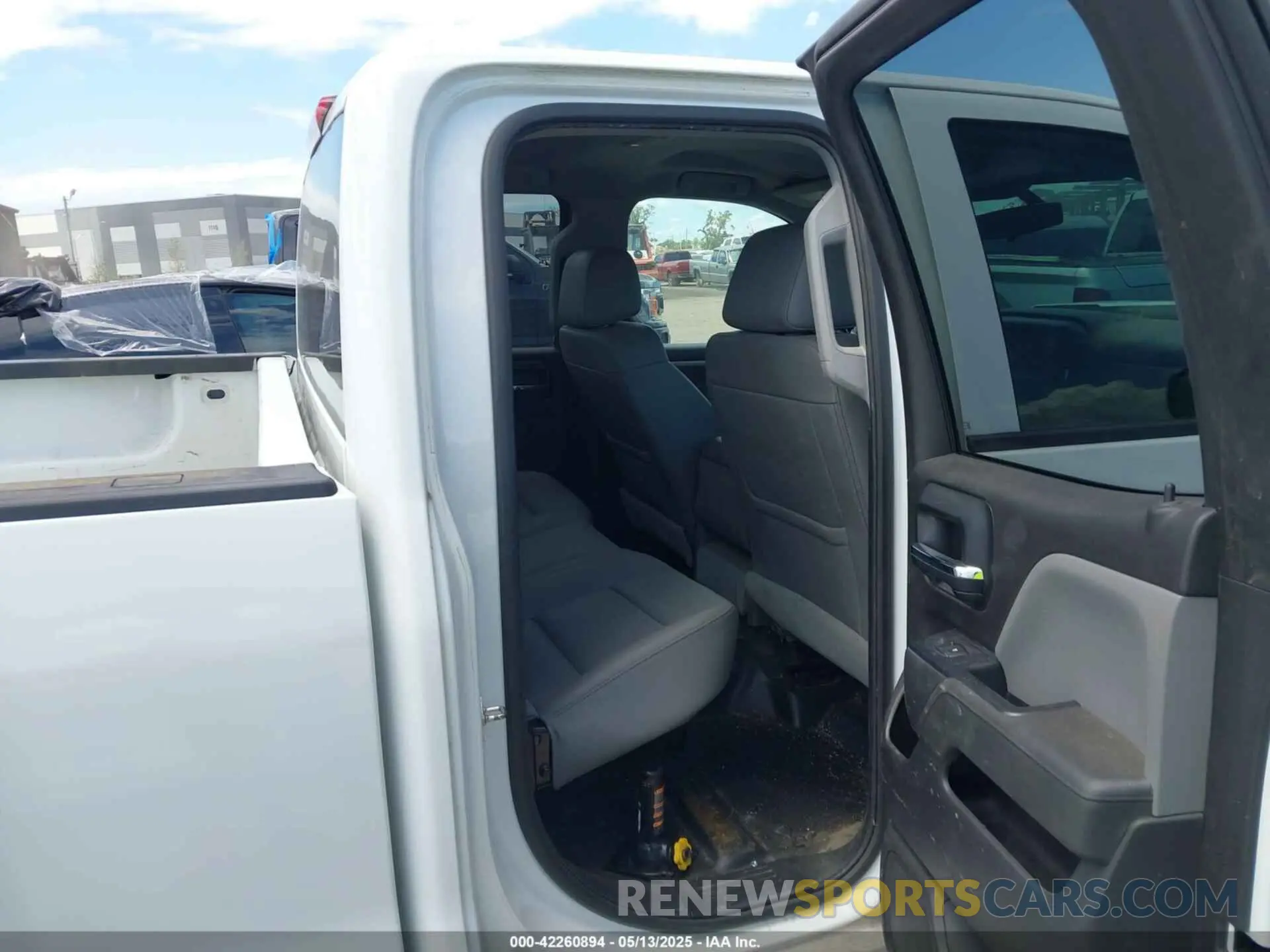 8 fotografías del automóvil dañado 2GCRCNEC9K1127173 CHEVROLET SILVERADO 1500 LD 2019