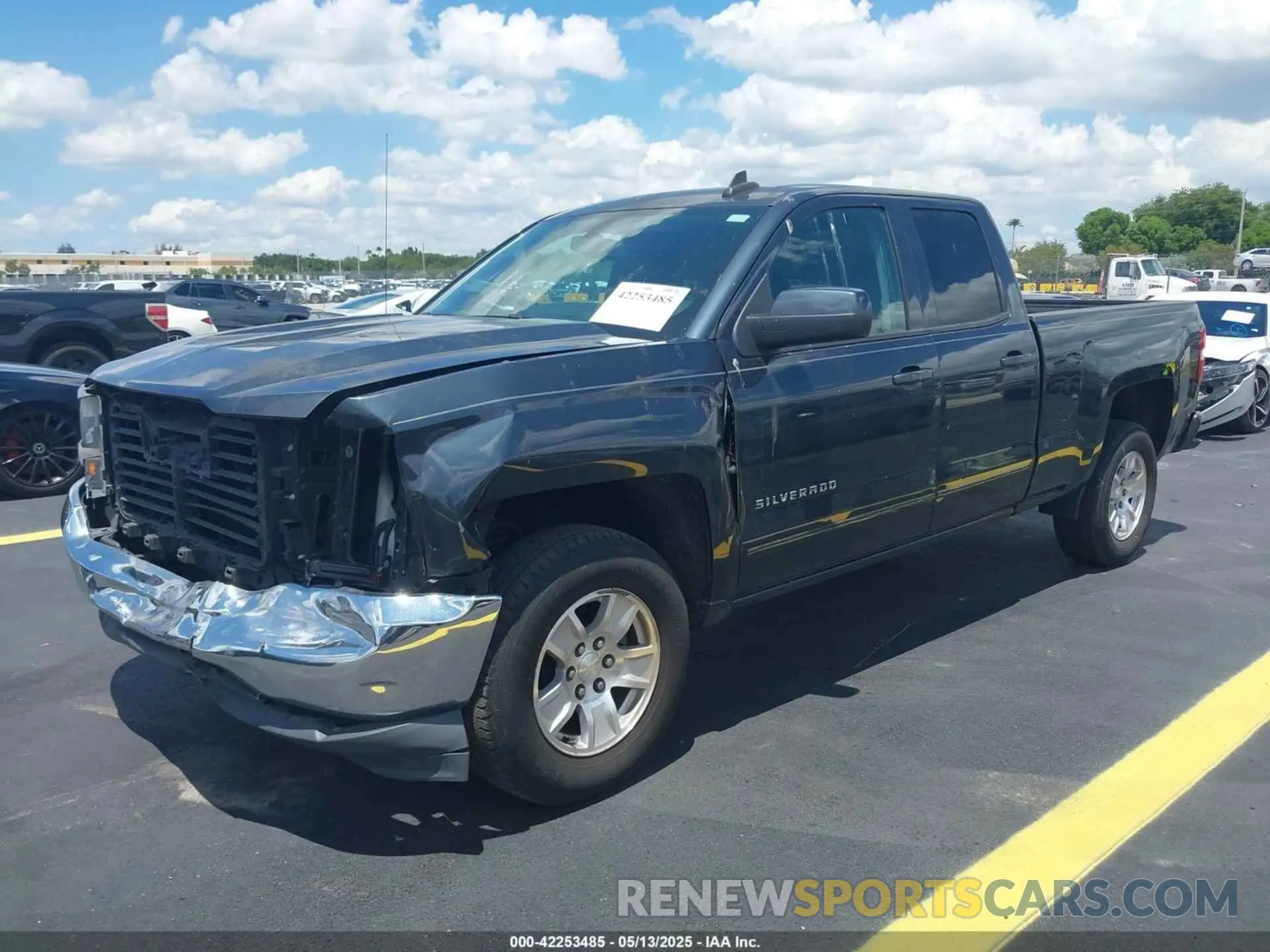 2 fotografías del automóvil dañado 2GCRCPEC9K1151906 CHEVROLET SILVERADO 1500 LD 2019