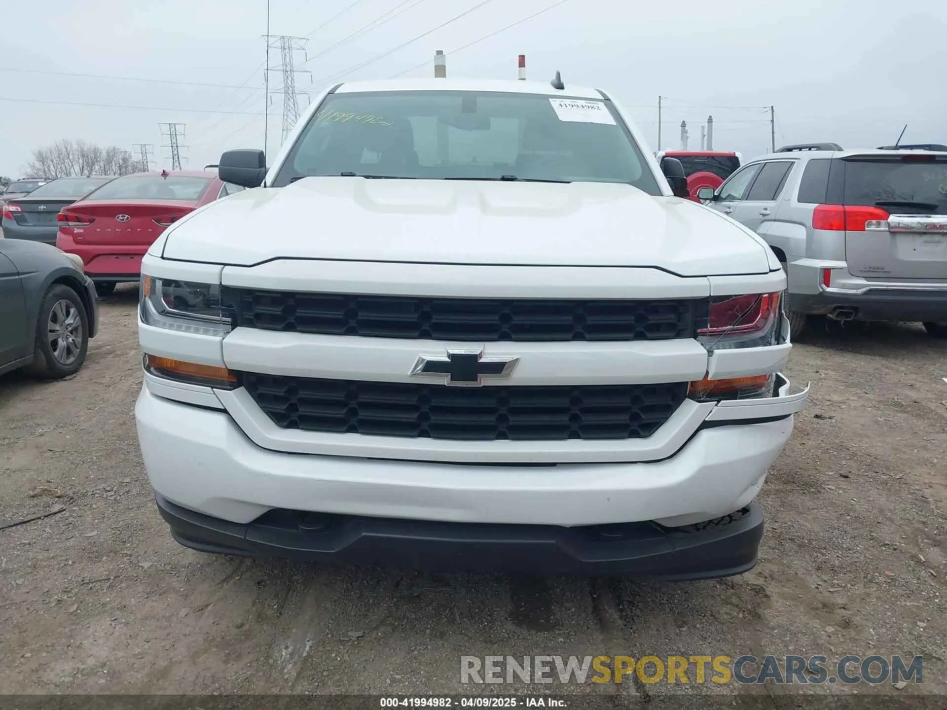 12 fotografías del automóvil dañado 2GCVKMEC2K1185573 CHEVROLET SILVERADO 1500 LD 2019
