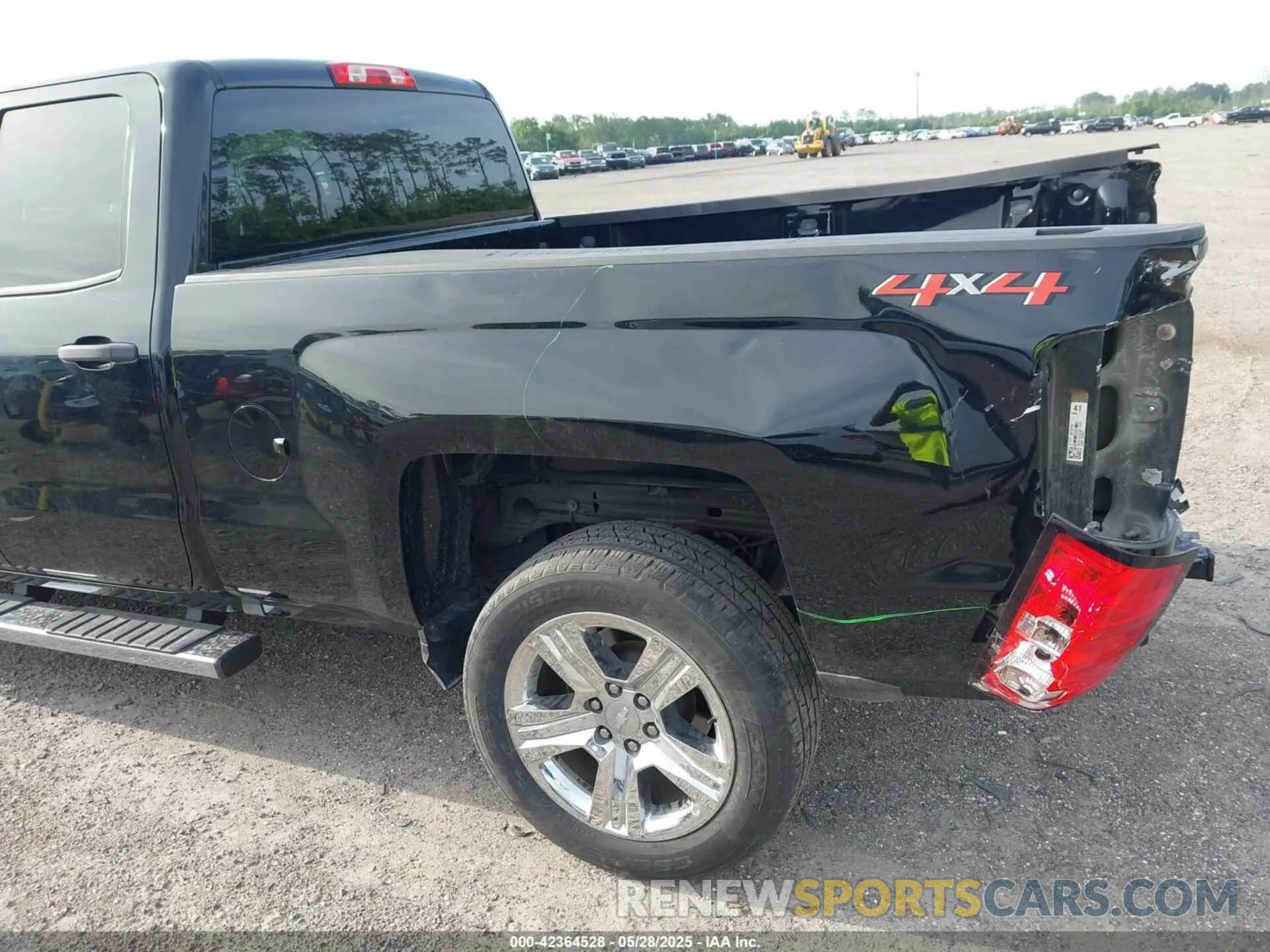 19 fotografías del automóvil dañado 2GCVKMEC8K1161441 CHEVROLET SILVERADO 1500 LD 2019