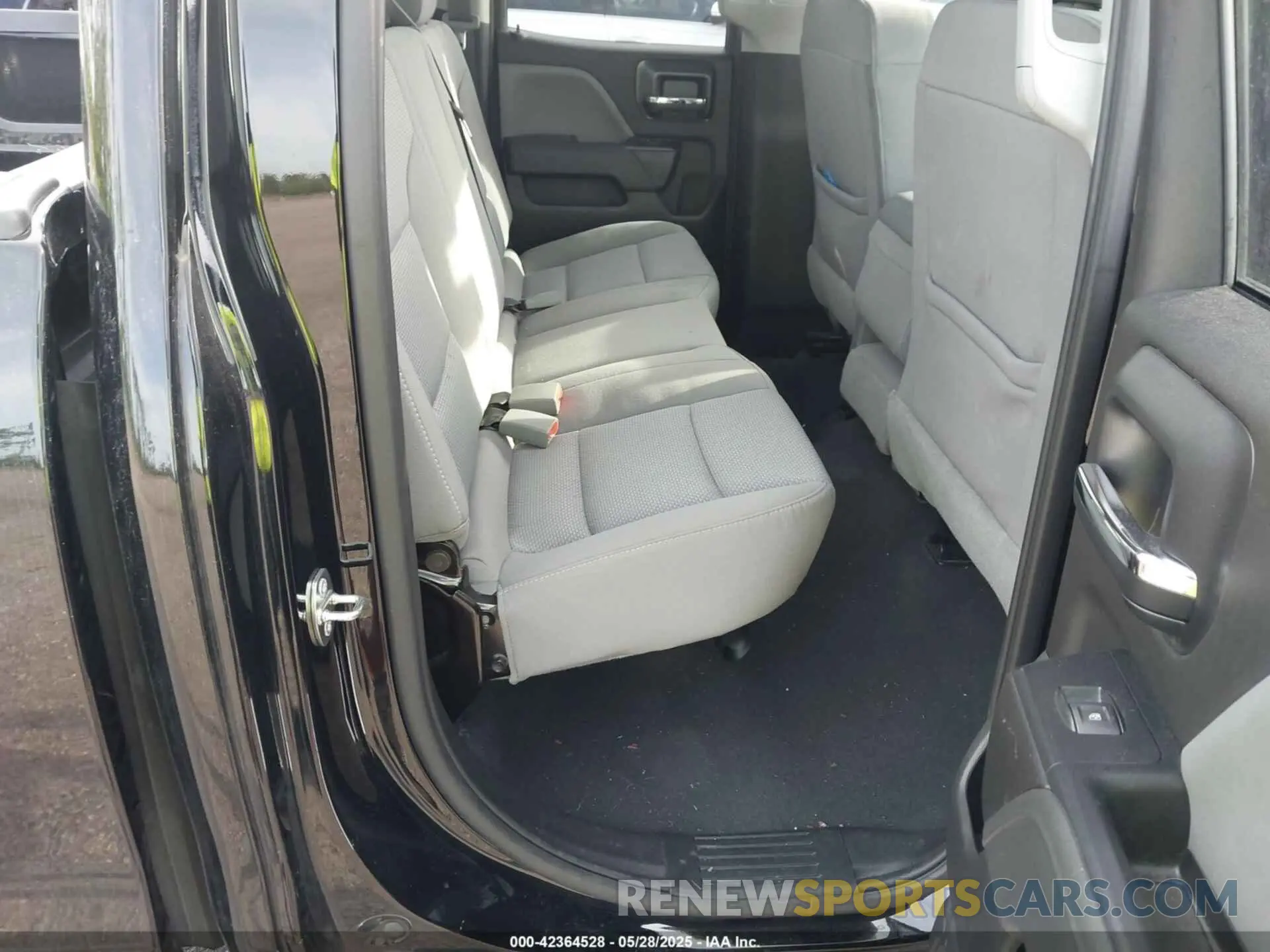 8 fotografías del automóvil dañado 2GCVKMEC8K1161441 CHEVROLET SILVERADO 1500 LD 2019