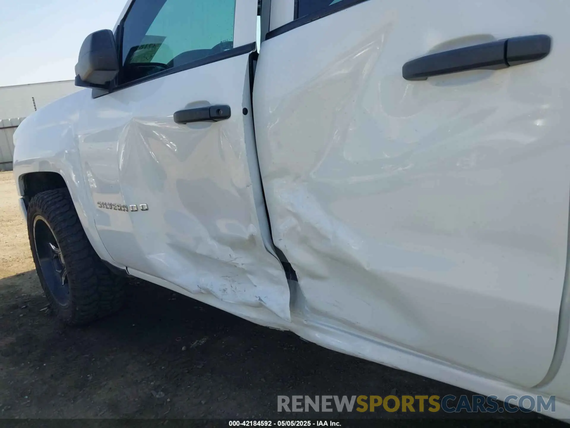 18 fotografías del automóvil dañado 2GCVKNEC3K1223916 CHEVROLET SILVERADO 1500 LD 2019