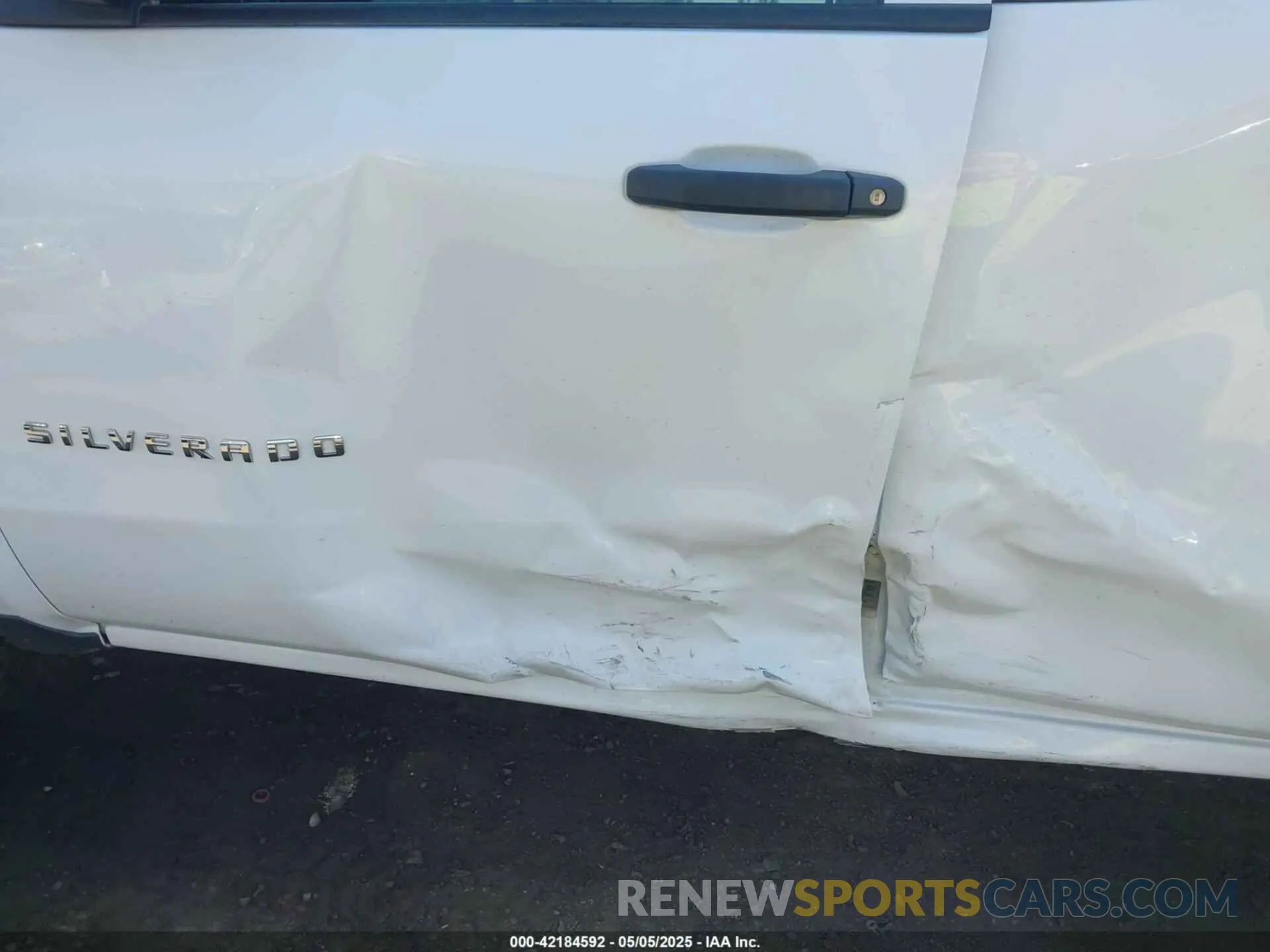 19 fotografías del automóvil dañado 2GCVKNEC3K1223916 CHEVROLET SILVERADO 1500 LD 2019