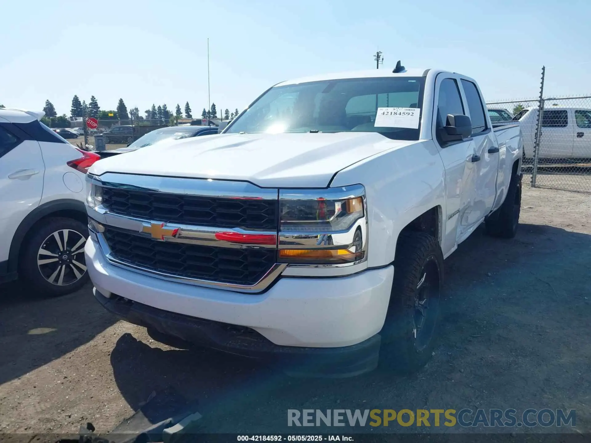 2 fotografías del automóvil dañado 2GCVKNEC3K1223916 CHEVROLET SILVERADO 1500 LD 2019