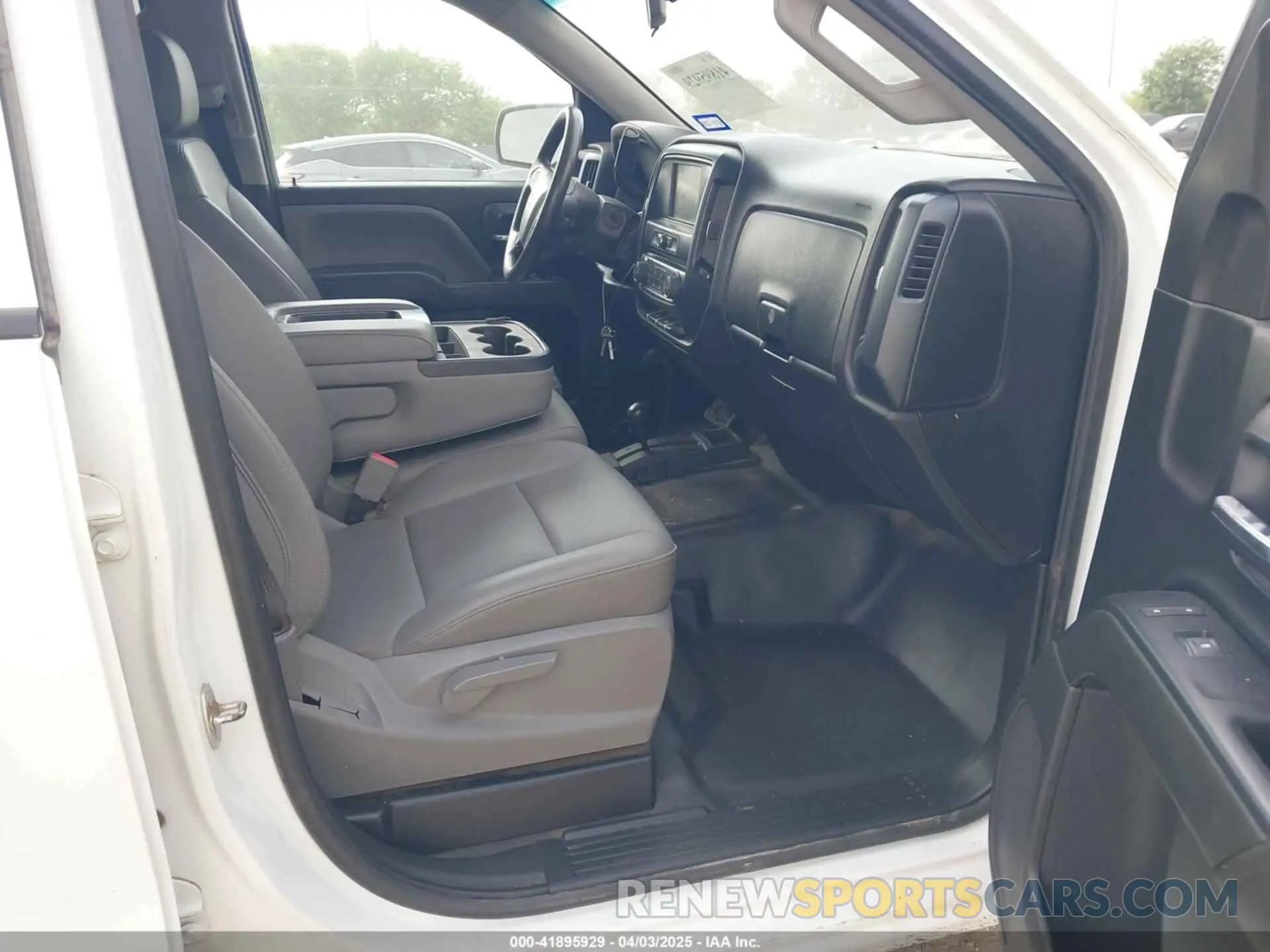 5 fotografías del automóvil dañado 2GCVKNEC4K1159529 CHEVROLET SILVERADO 1500 LD 2019