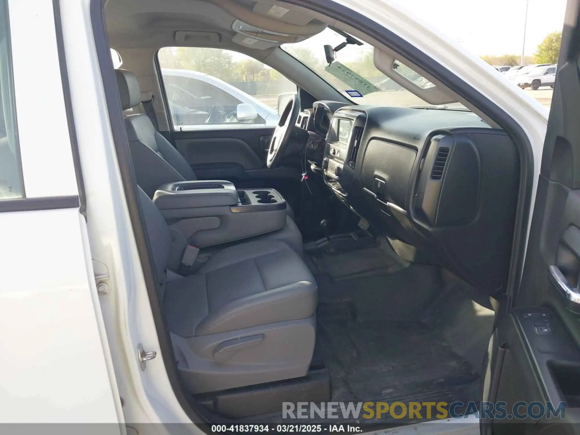 5 fotografías del automóvil dañado 2GCVKNEC5K1163637 CHEVROLET SILVERADO 1500 LD 2019