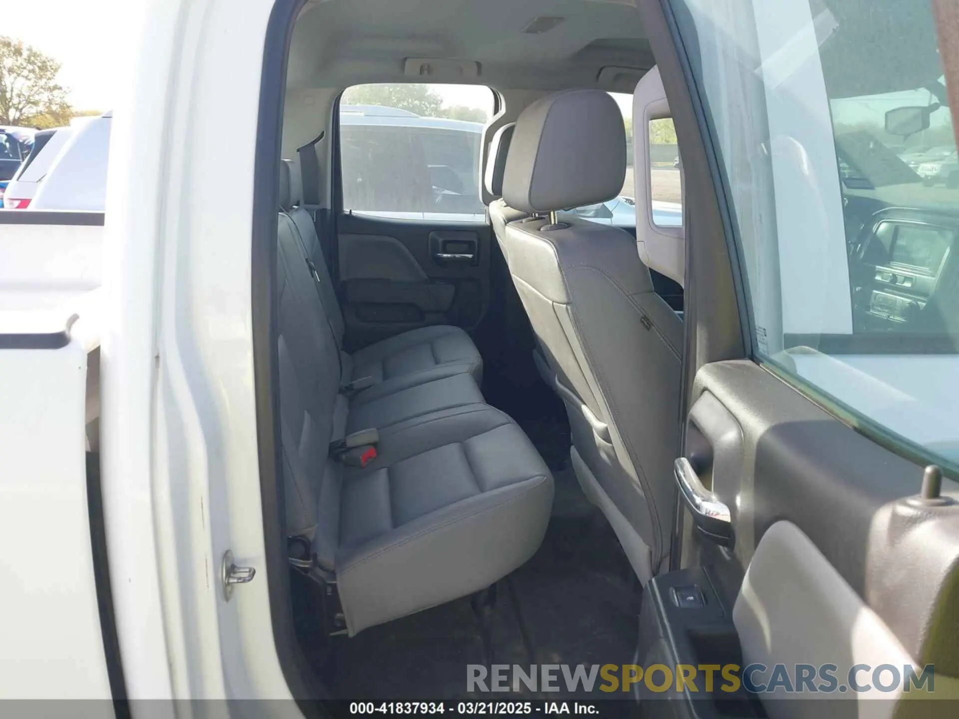 8 fotografías del automóvil dañado 2GCVKNEC5K1163637 CHEVROLET SILVERADO 1500 LD 2019