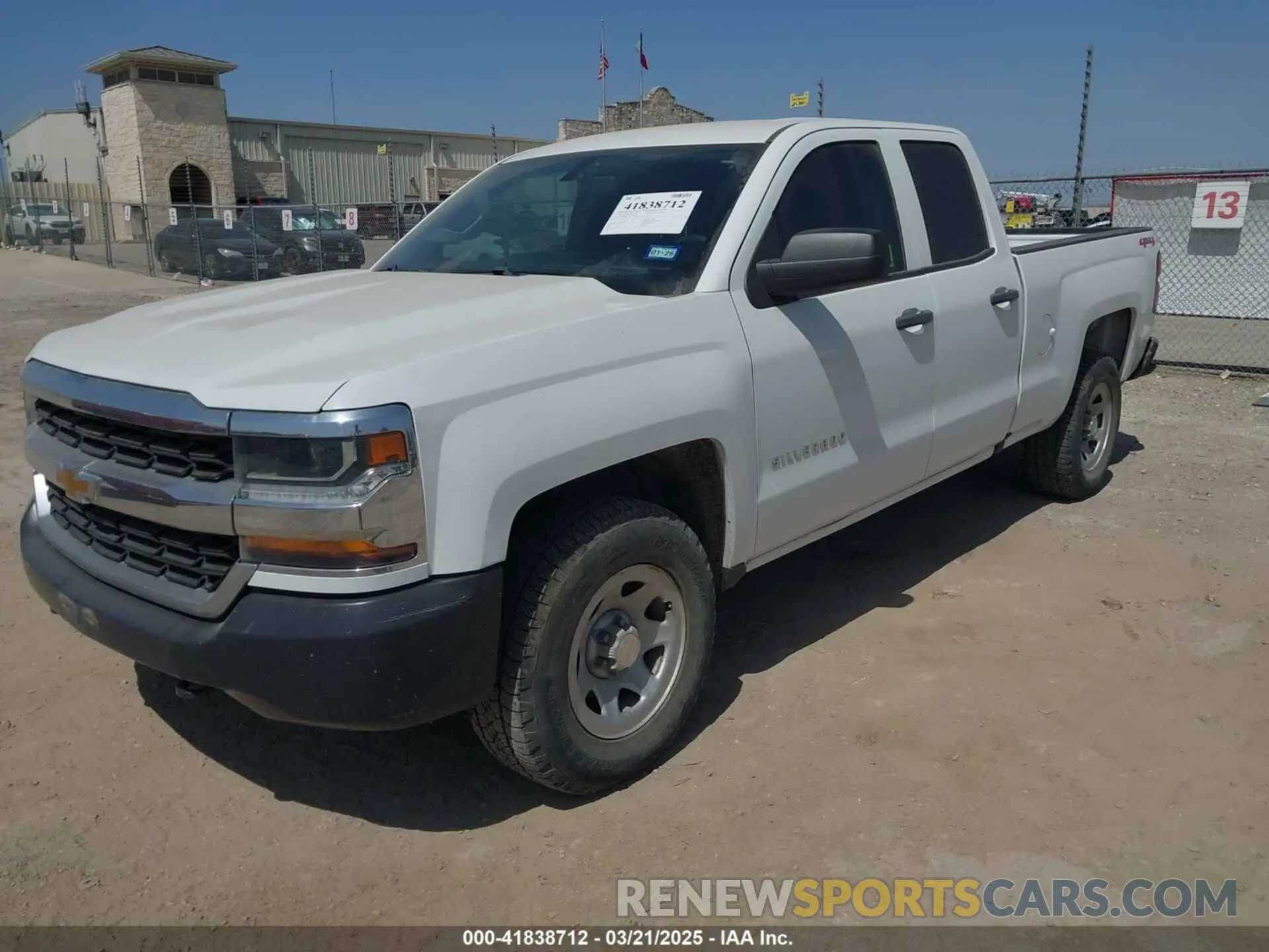 2 fotografías del automóvil dañado 2GCVKNEC7K1160643 CHEVROLET SILVERADO 1500 LD 2019