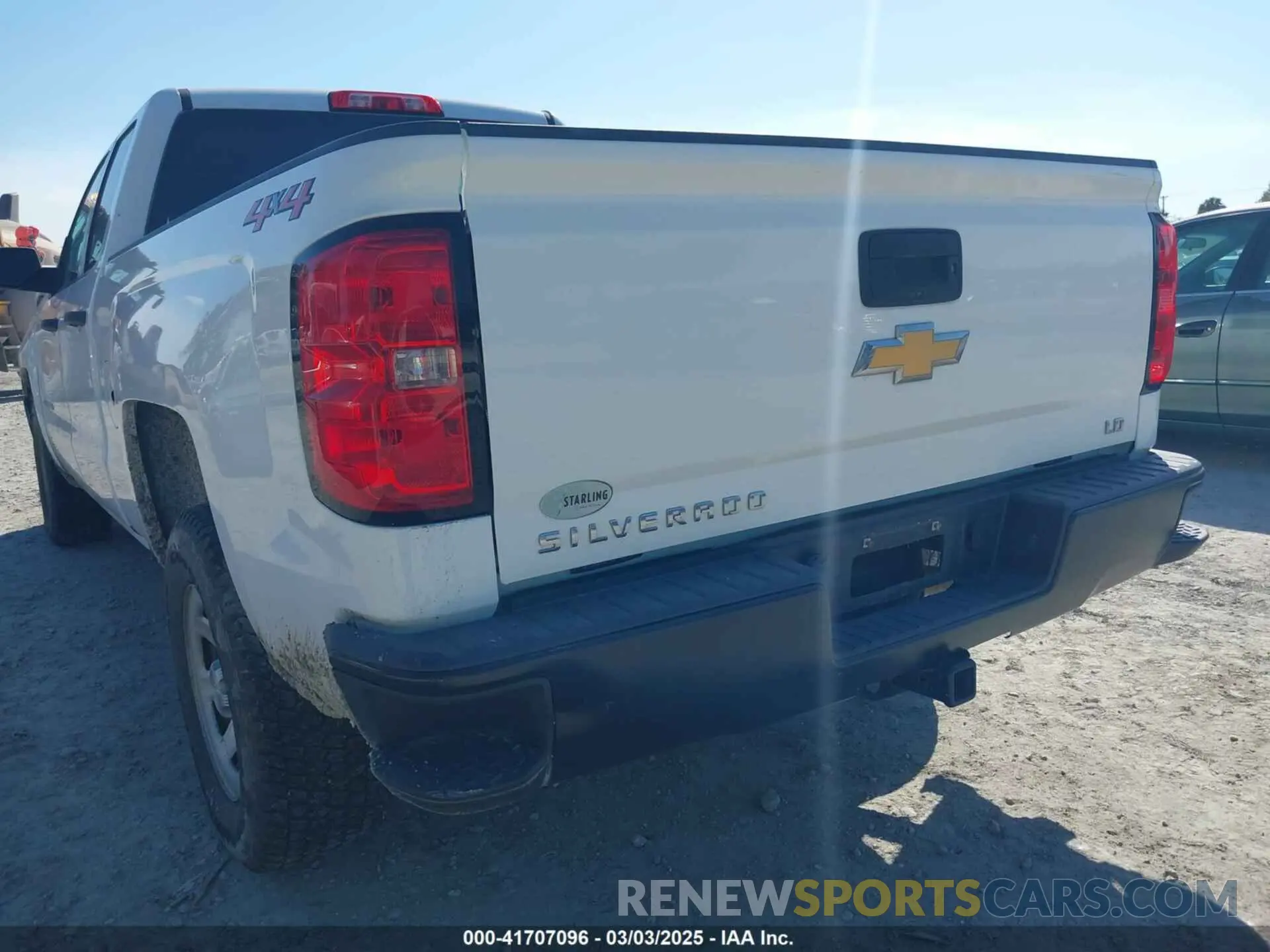 18 fotografías del automóvil dañado 2GCVKNECXK1121058 CHEVROLET SILVERADO 1500 LD 2019