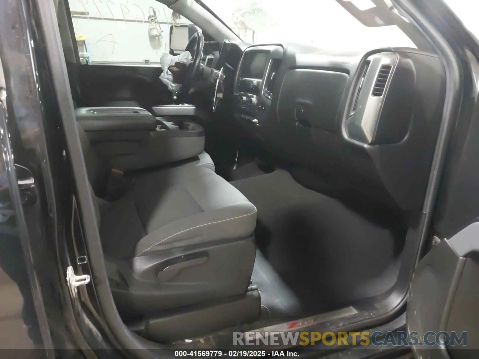 5 fotografías del automóvil dañado 2GCVKPEC1K1115080 CHEVROLET SILVERADO 1500 LD 2019