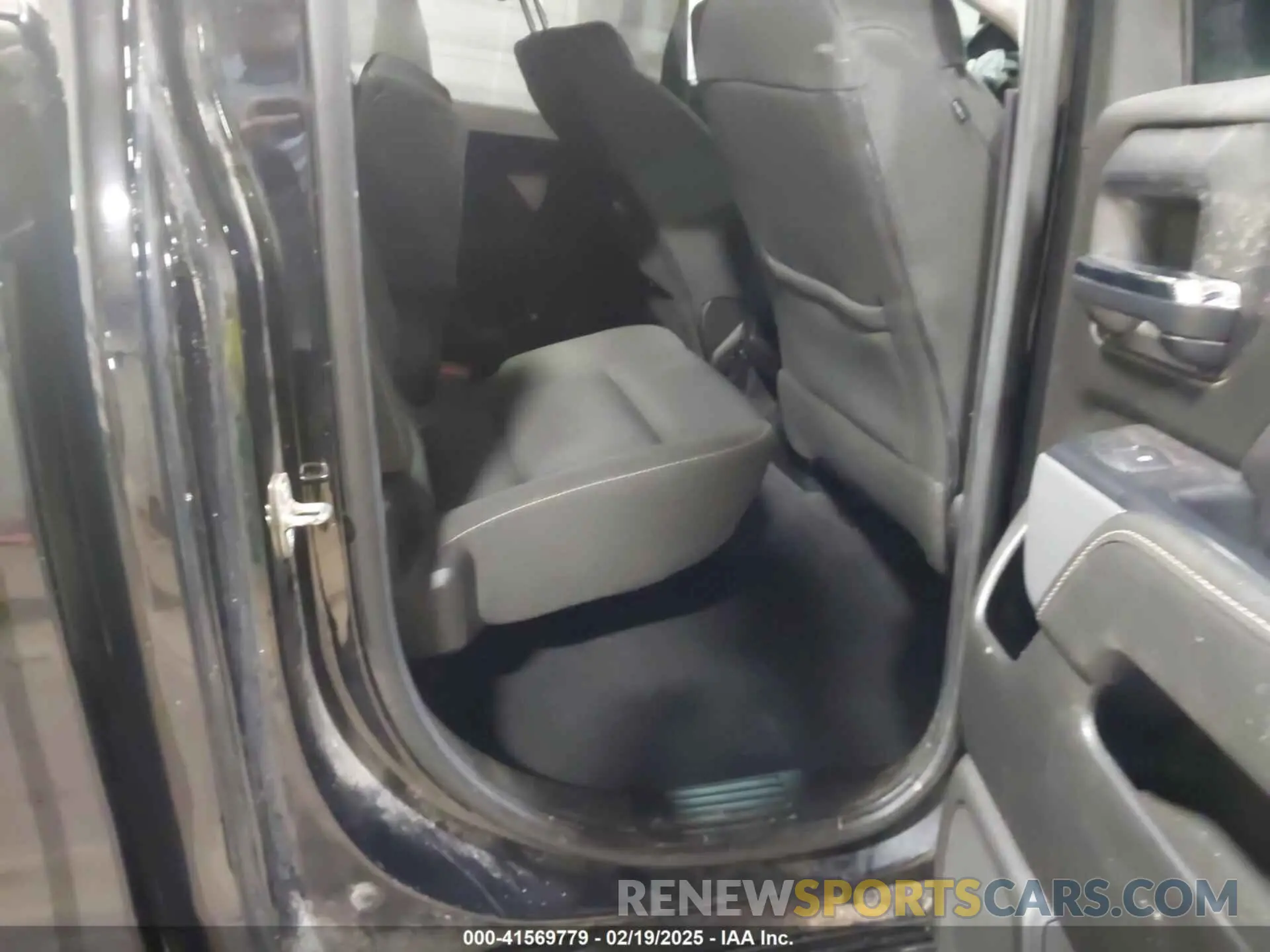 8 fotografías del automóvil dañado 2GCVKPEC1K1115080 CHEVROLET SILVERADO 1500 LD 2019