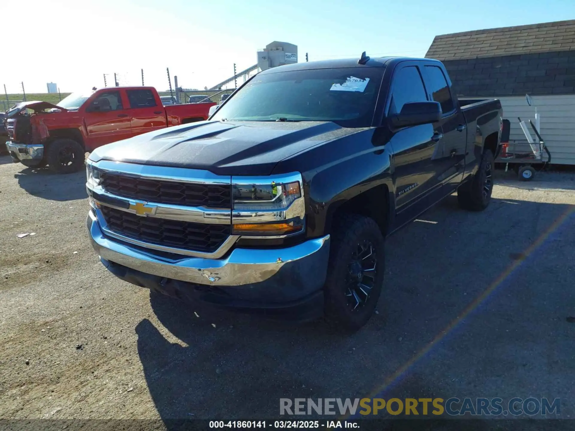 2 fotografías del automóvil dañado 2GCVKPEC1K1149309 CHEVROLET SILVERADO 1500 LD 2019