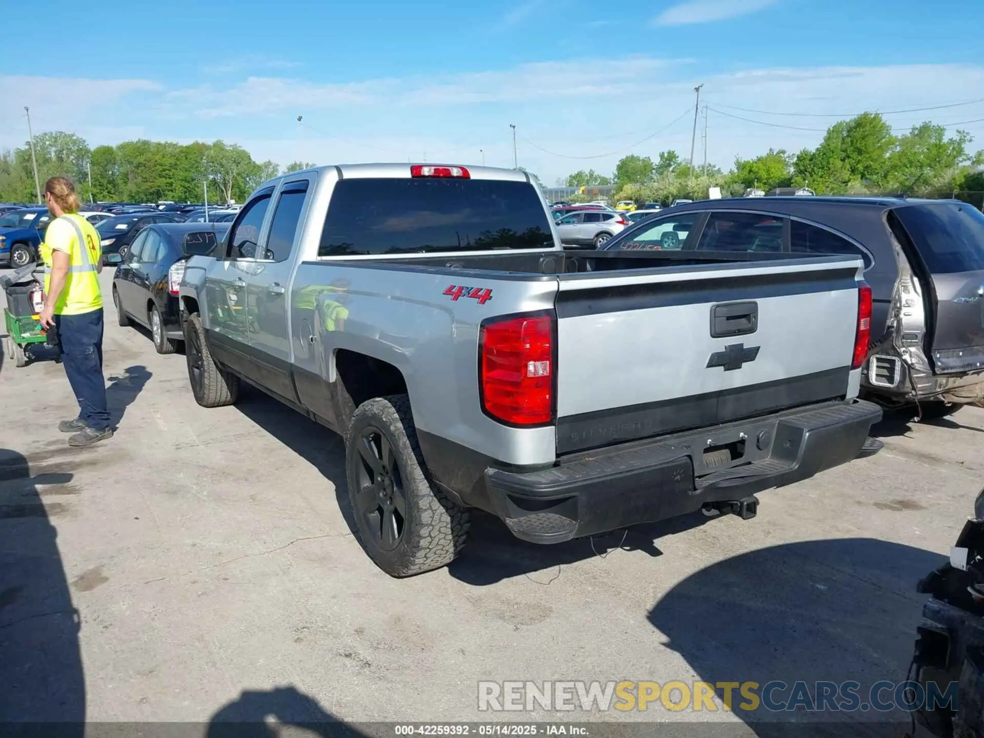 3 fotografías del automóvil dañado 2GCVKPEC1K1211677 CHEVROLET SILVERADO 1500 LD 2019