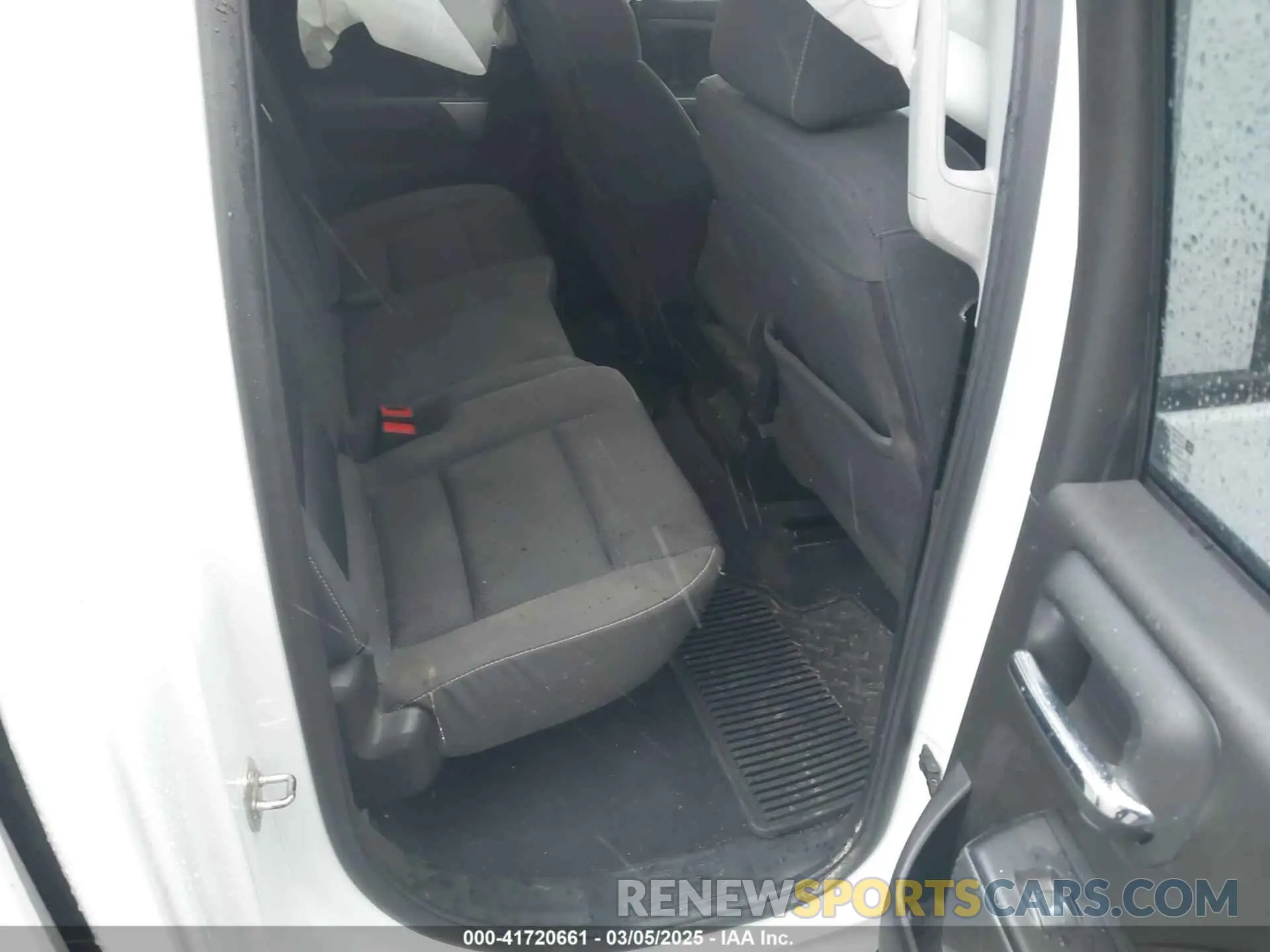 8 fotografías del automóvil dañado 2GCVKPEC3K1107675 CHEVROLET SILVERADO 1500 LD 2019