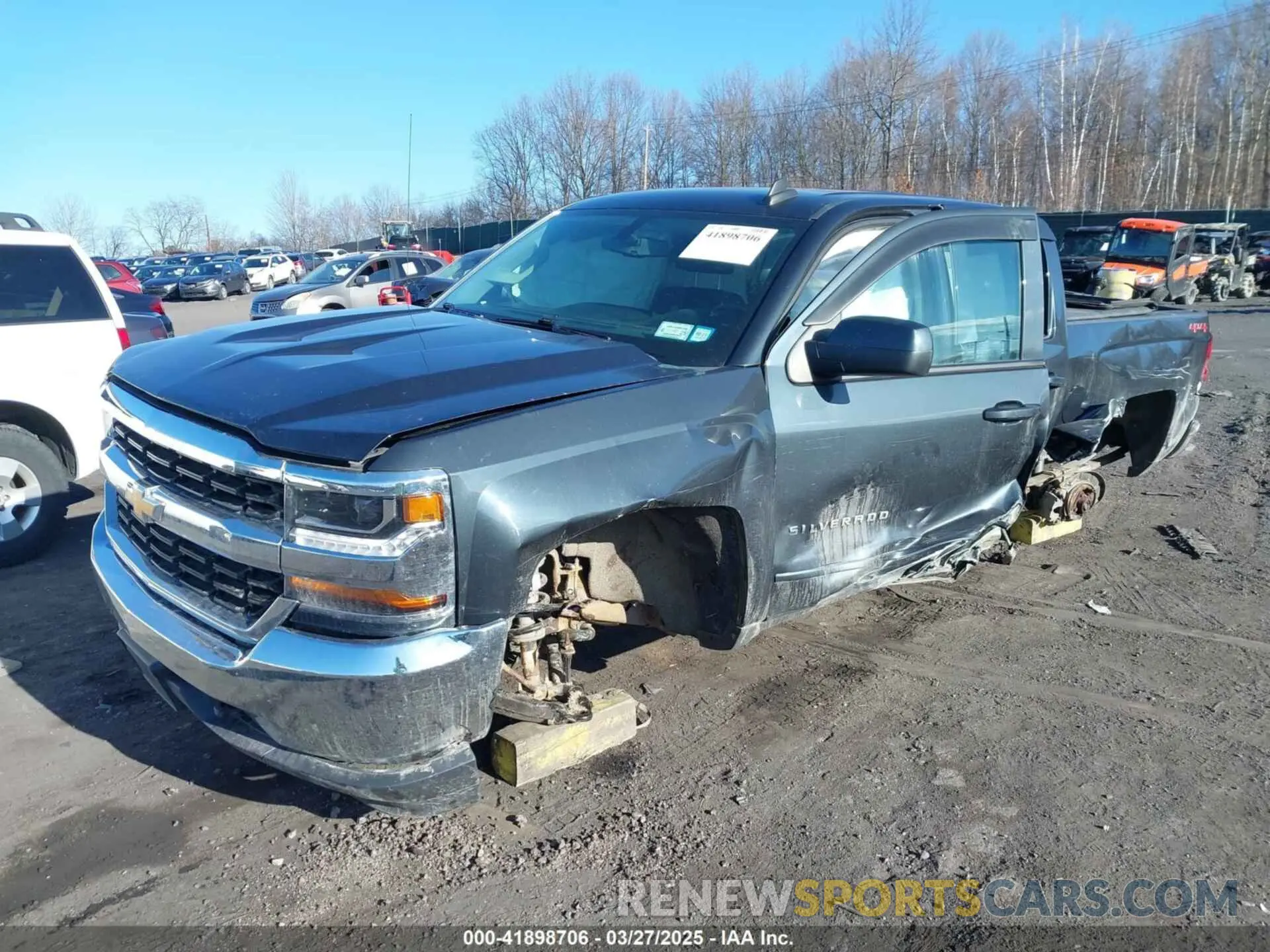 2 fotografías del automóvil dañado 2GCVKPEC7K1197414 CHEVROLET SILVERADO 1500 LD 2019