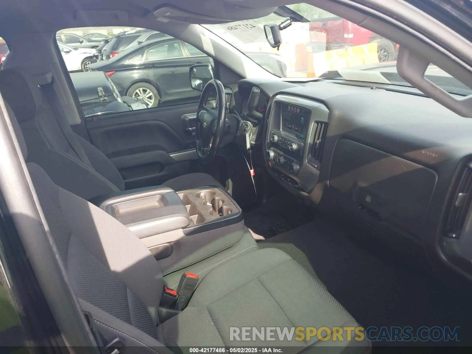 5 fotografías del automóvil dañado 2GCVKPEC8K1157973 CHEVROLET SILVERADO 1500 LD 2019