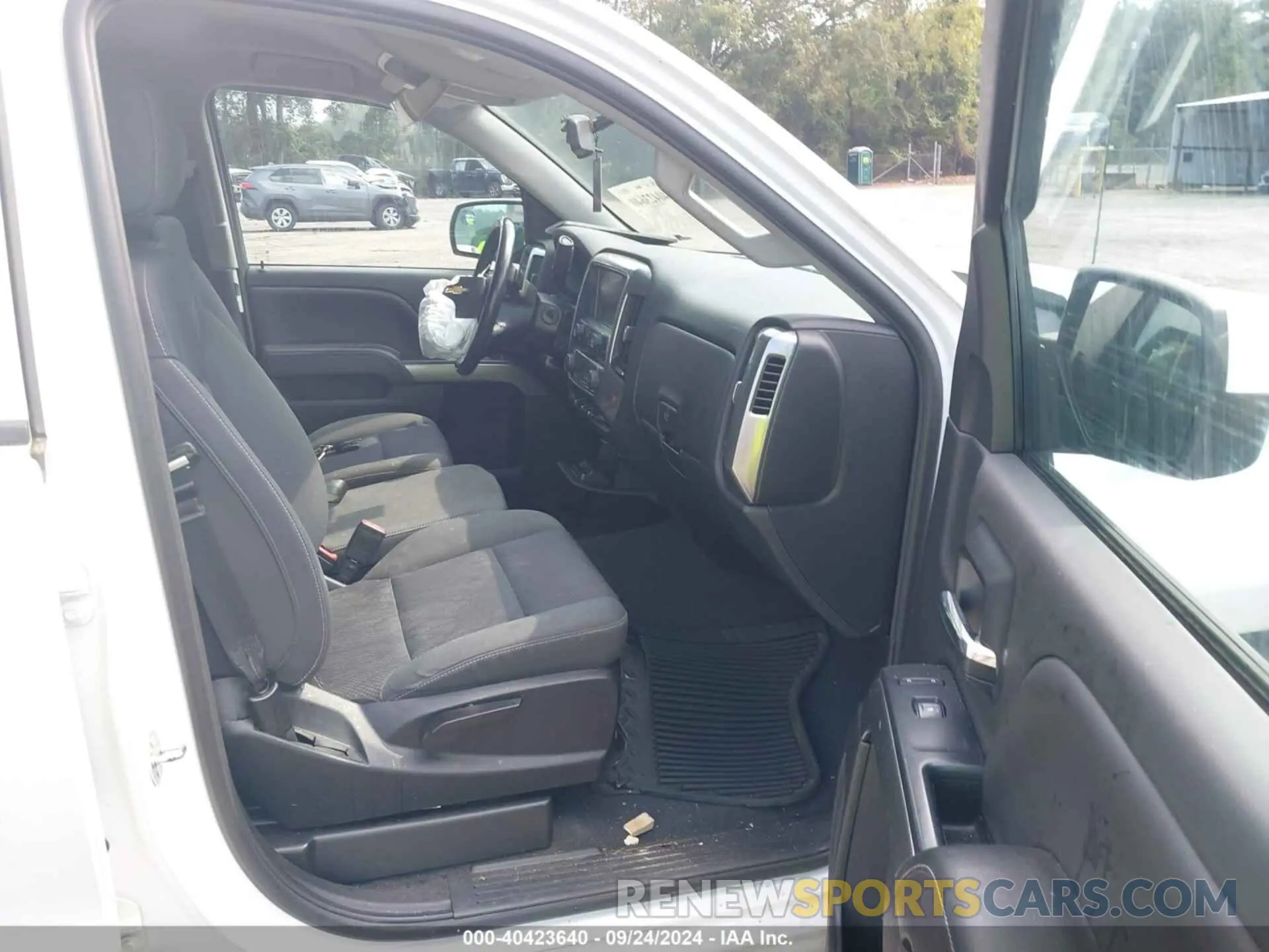 5 fotografías del automóvil dañado 2GCVKPEC9K1147291 CHEVROLET SILVERADO 1500 LD 2019