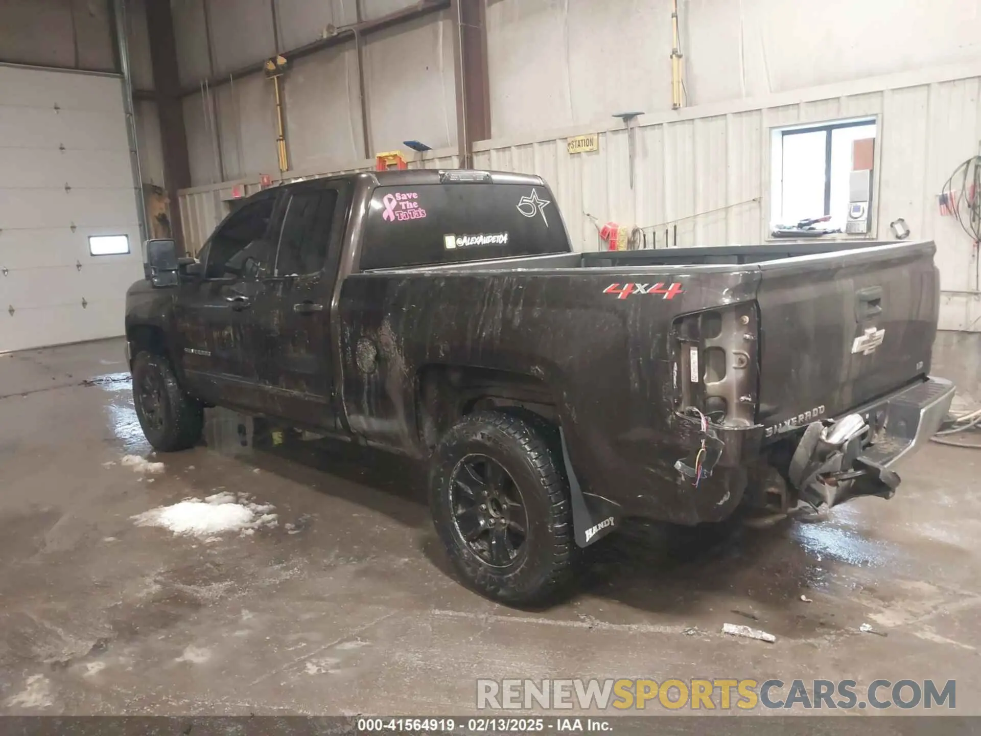 3 fotografías del automóvil dañado 2GCVKPECXK1120052 CHEVROLET SILVERADO 1500 LD 2019