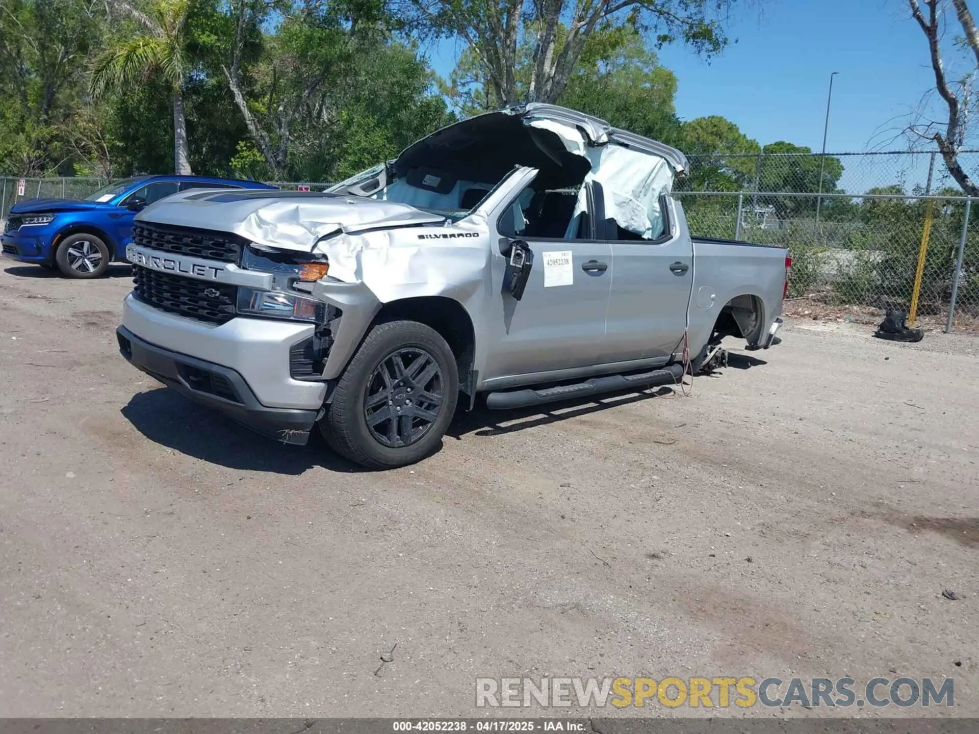 2 fotografías del automóvil dañado 1GCPWBEK5NZ143032 CHEVROLET SILVERADO 1500 LTD 2022