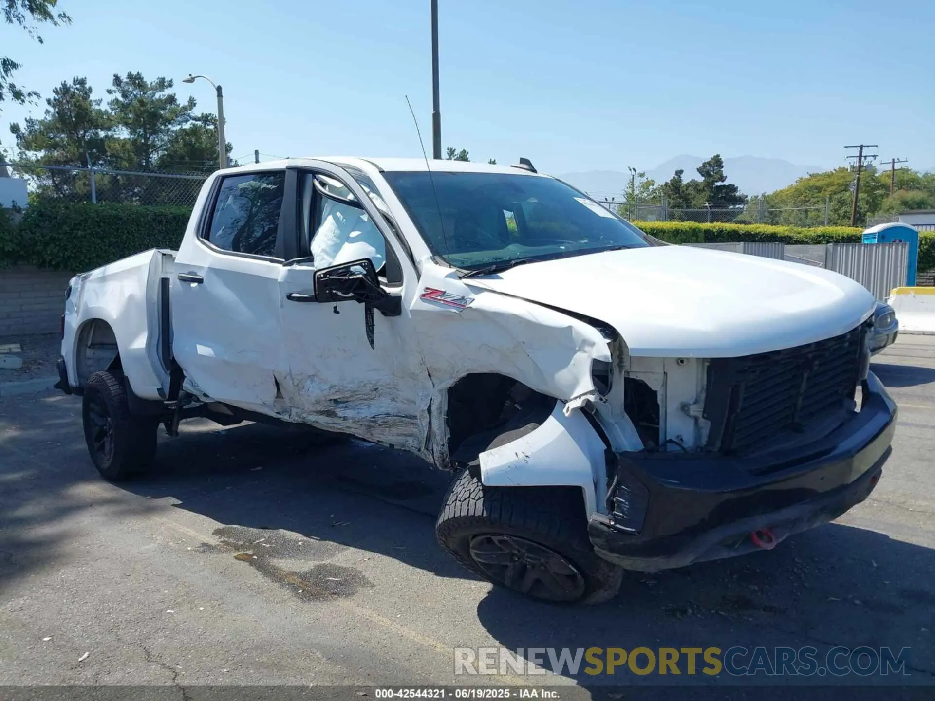1 fotografías del automóvil dañado 3GCPYCEK4NG118395 CHEVROLET SILVERADO 1500 LTD 2022