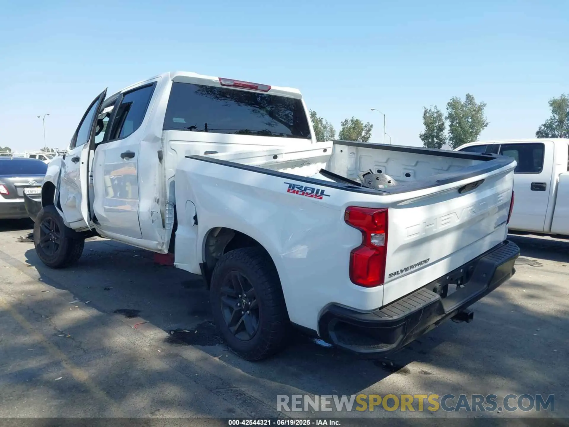 3 fotografías del automóvil dañado 3GCPYCEK4NG118395 CHEVROLET SILVERADO 1500 LTD 2022