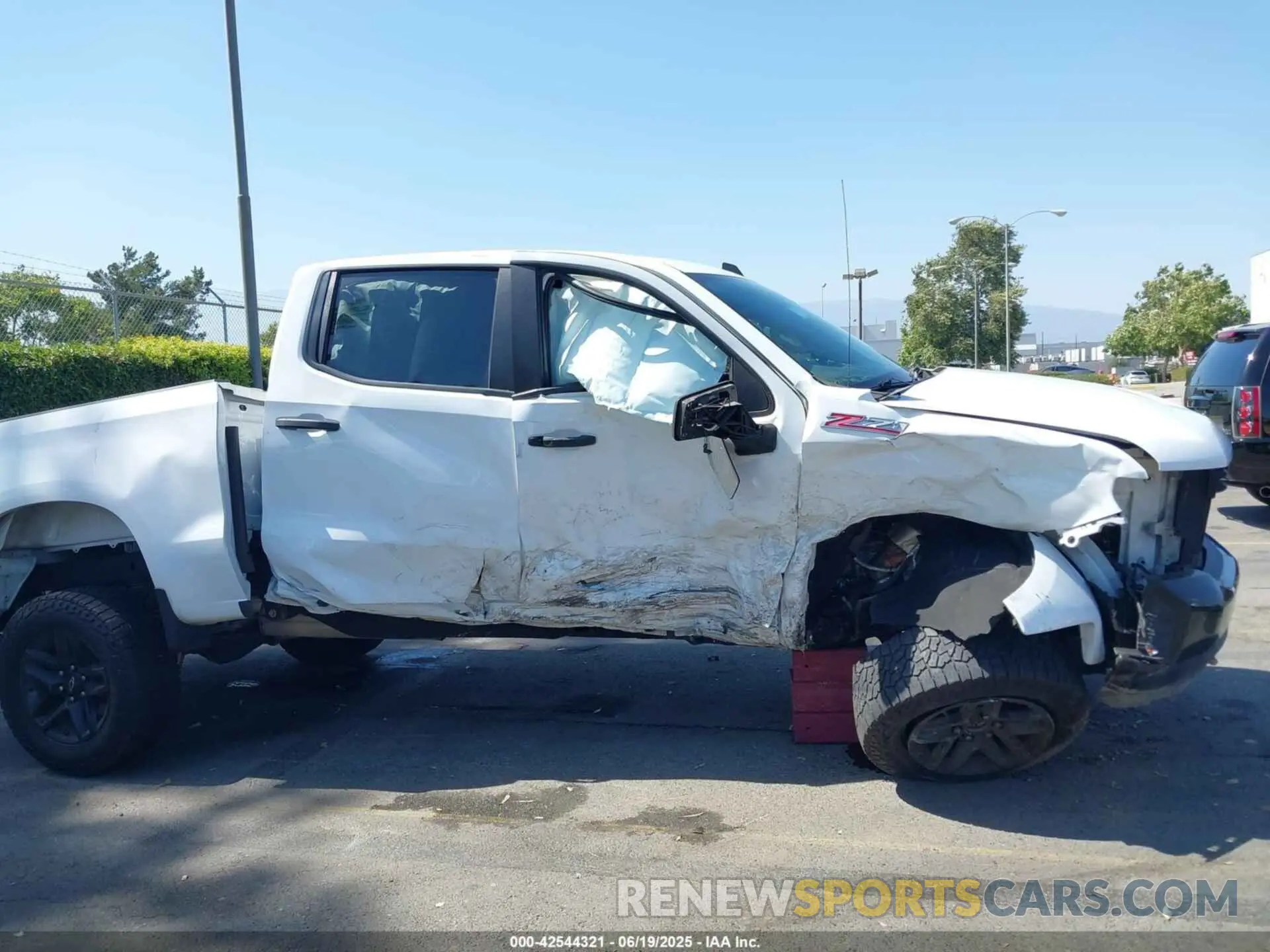 6 fotografías del automóvil dañado 3GCPYCEK4NG118395 CHEVROLET SILVERADO 1500 LTD 2022