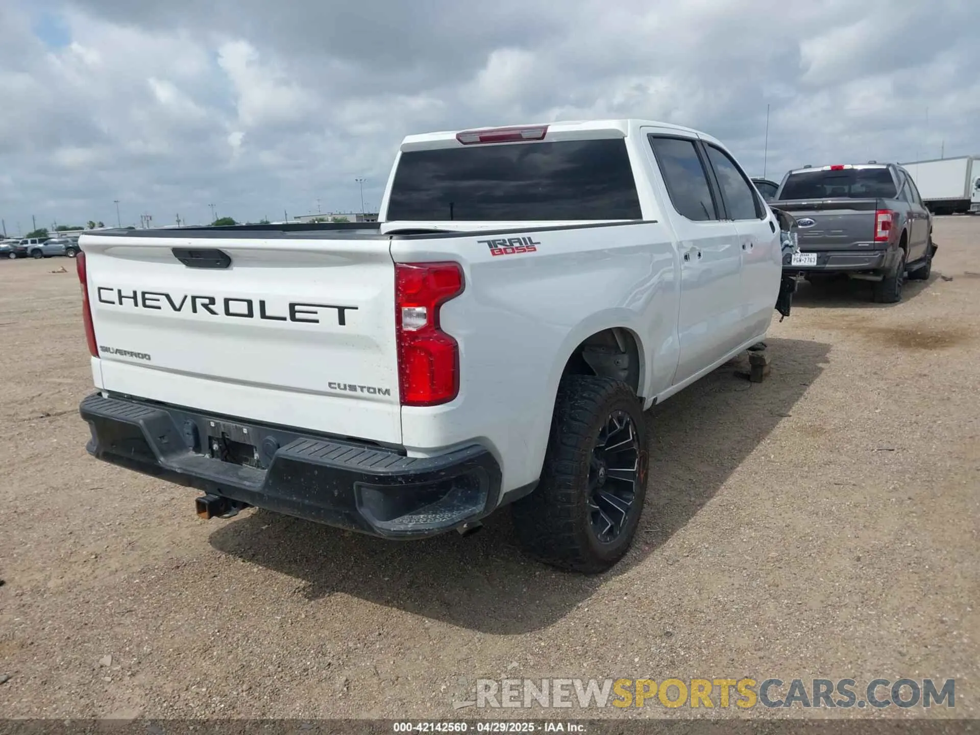 4 fotografías del automóvil dañado 3GCPYCEK6NG139927 CHEVROLET SILVERADO 1500 LTD 2022