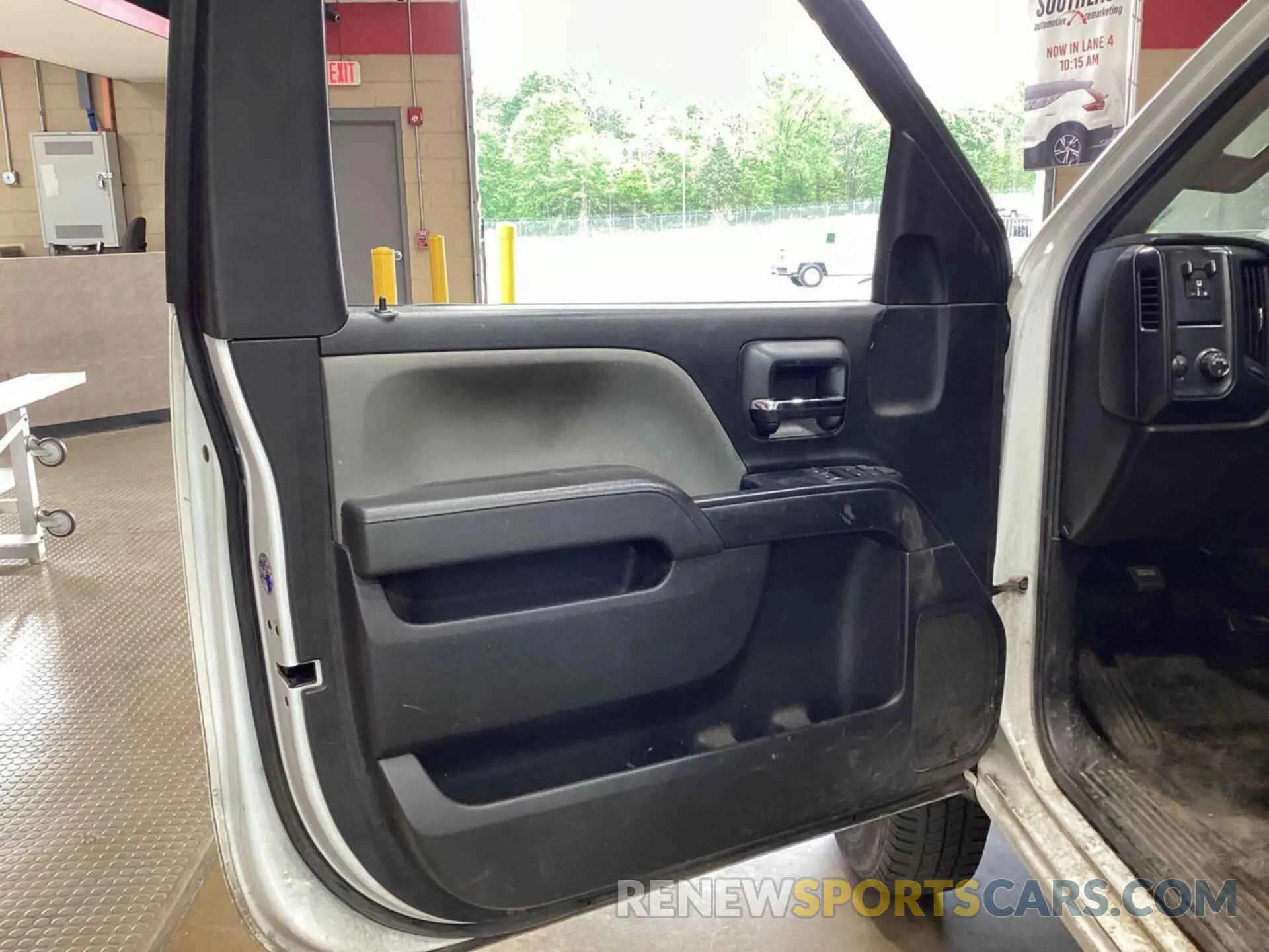 13 fotografías del automóvil dañado 1GB3CVCG6KF199067 CHEVROLET SILVERADO 2019