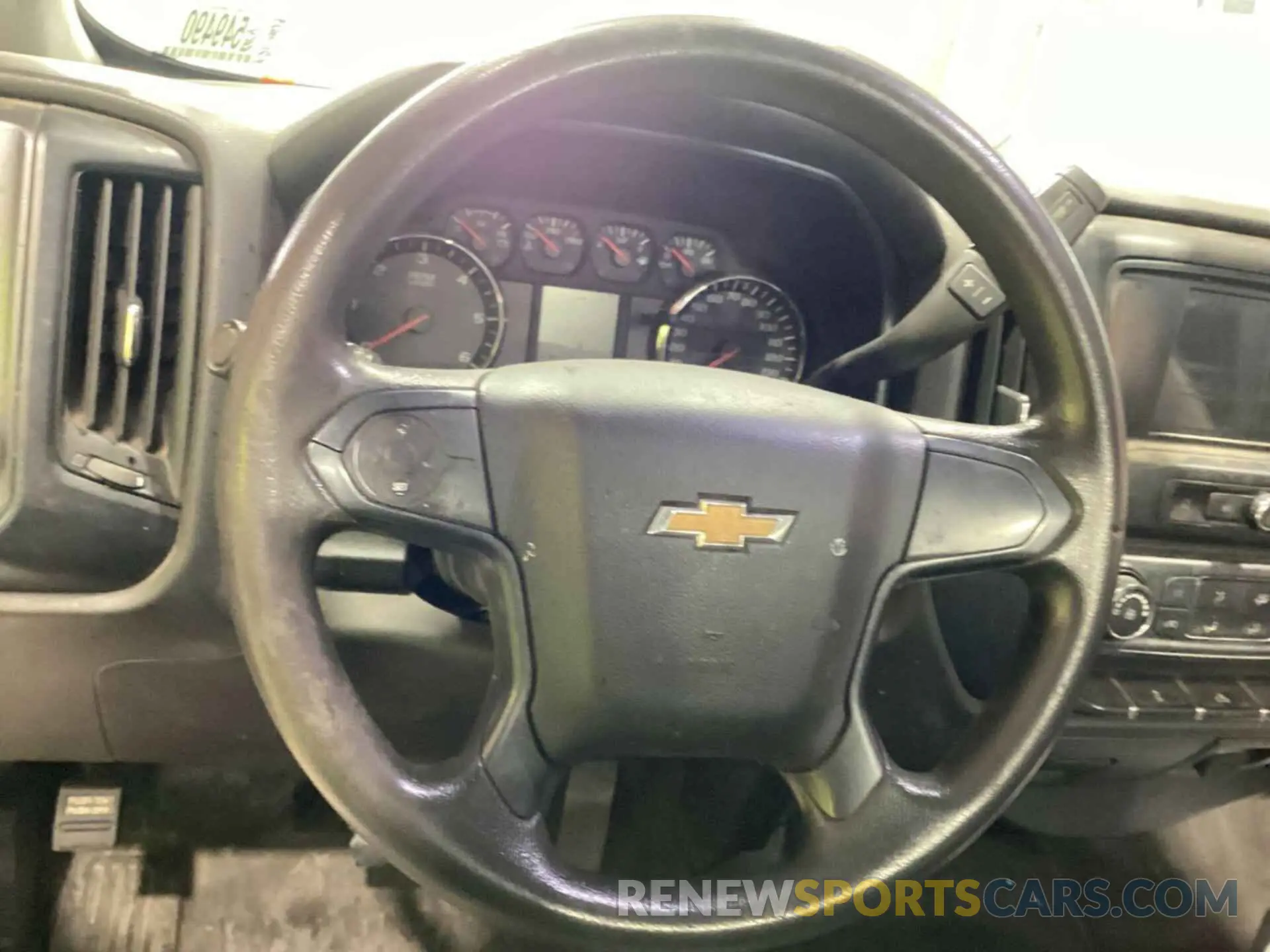 2 fotografías del automóvil dañado 1GB3CVCG6KF199067 CHEVROLET SILVERADO 2019