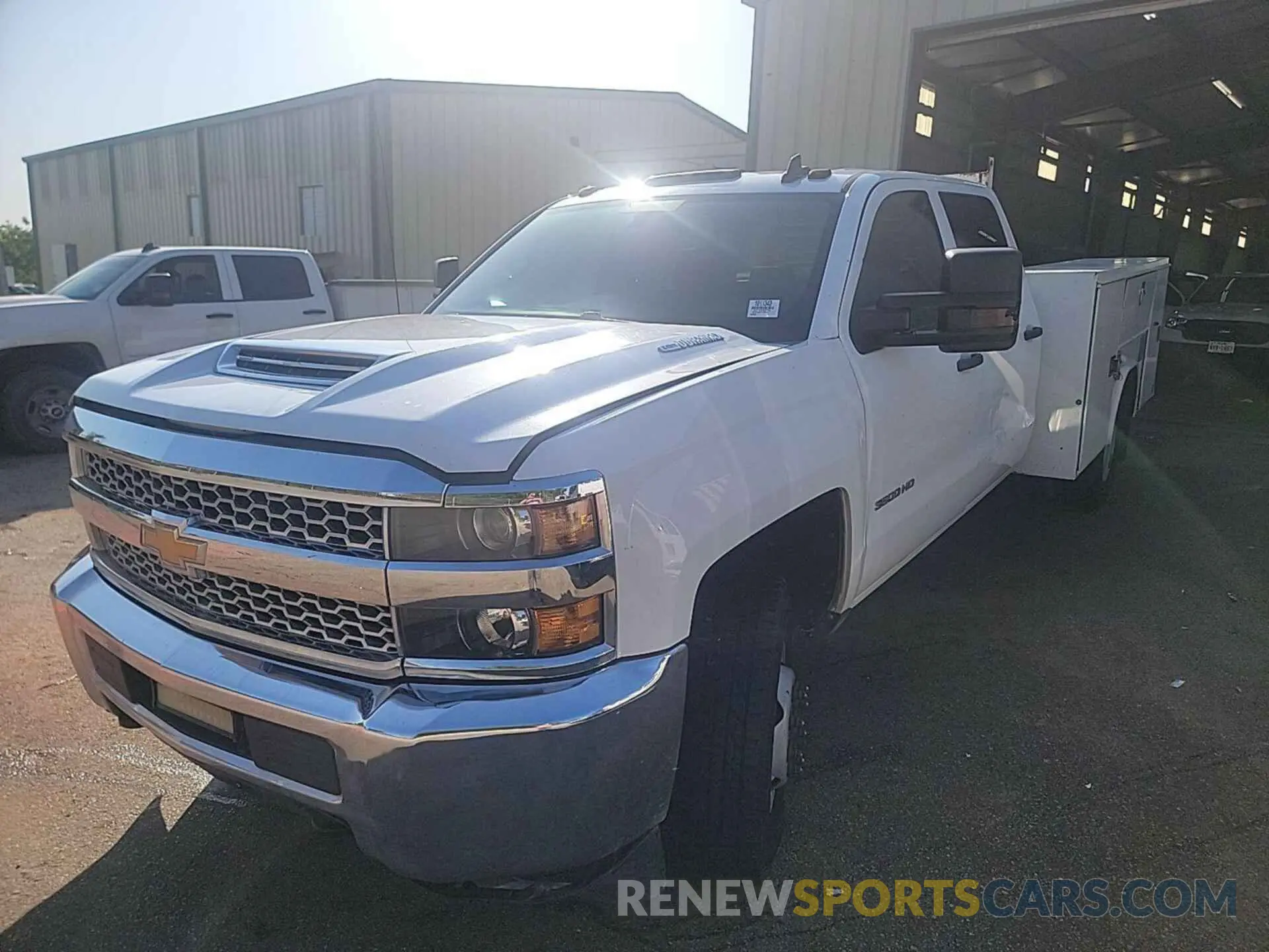 2 fotografías del automóvil dañado 1GB4CVCY5KF204448 CHEVROLET SILVERADO 2019