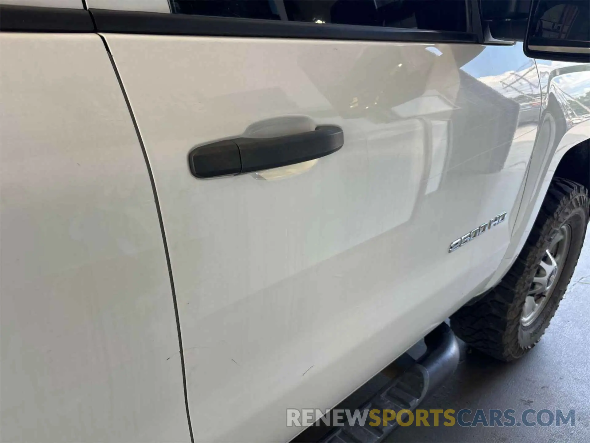 10 fotografías del automóvil dañado 1GC1KREG0KF255241 CHEVROLET SILVERADO 2019