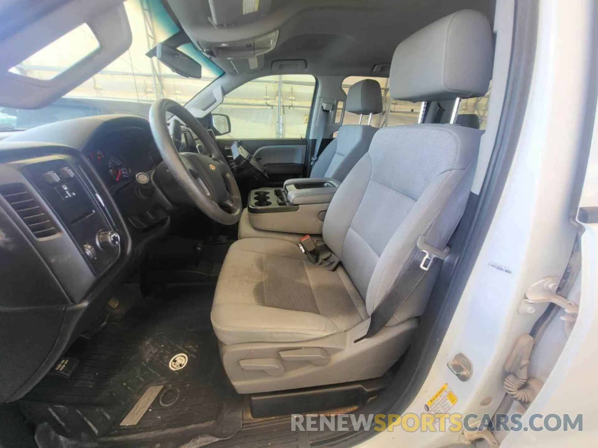 2 fotografías del automóvil dañado 1GC1KREG2KF218711 CHEVROLET SILVERADO 2019