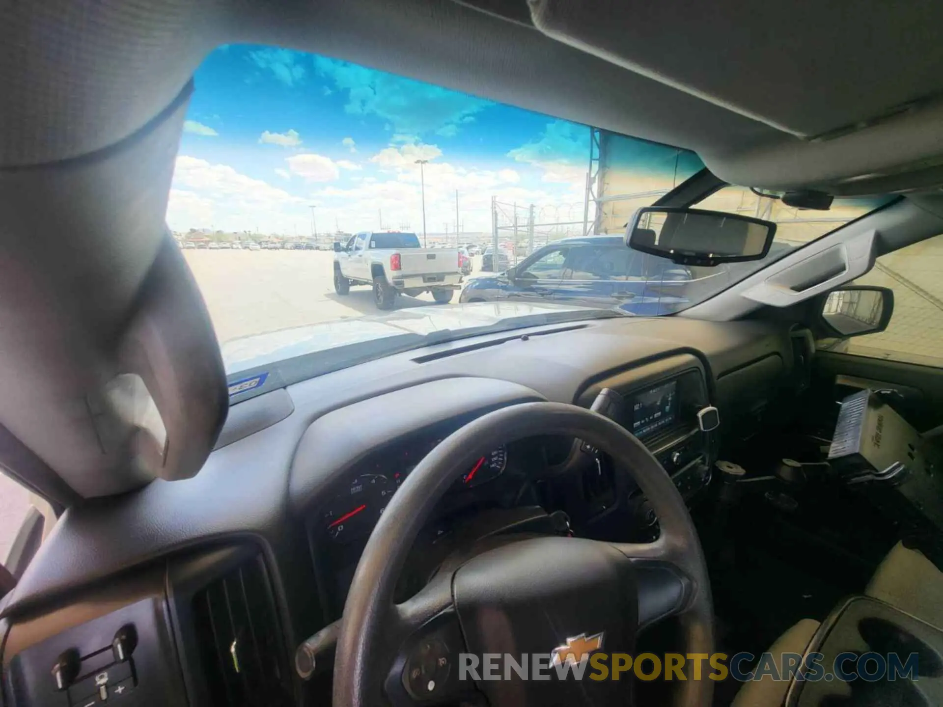 8 fotografías del automóvil dañado 1GC1KREG2KF218711 CHEVROLET SILVERADO 2019