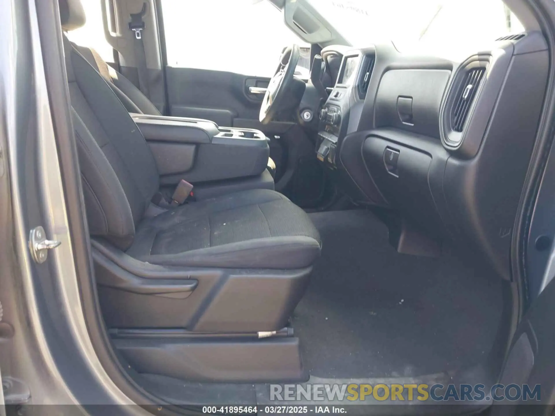 5 fotografías del automóvil dañado 1GCPYCEF8KZ348035 CHEVROLET SILVERADO 2019