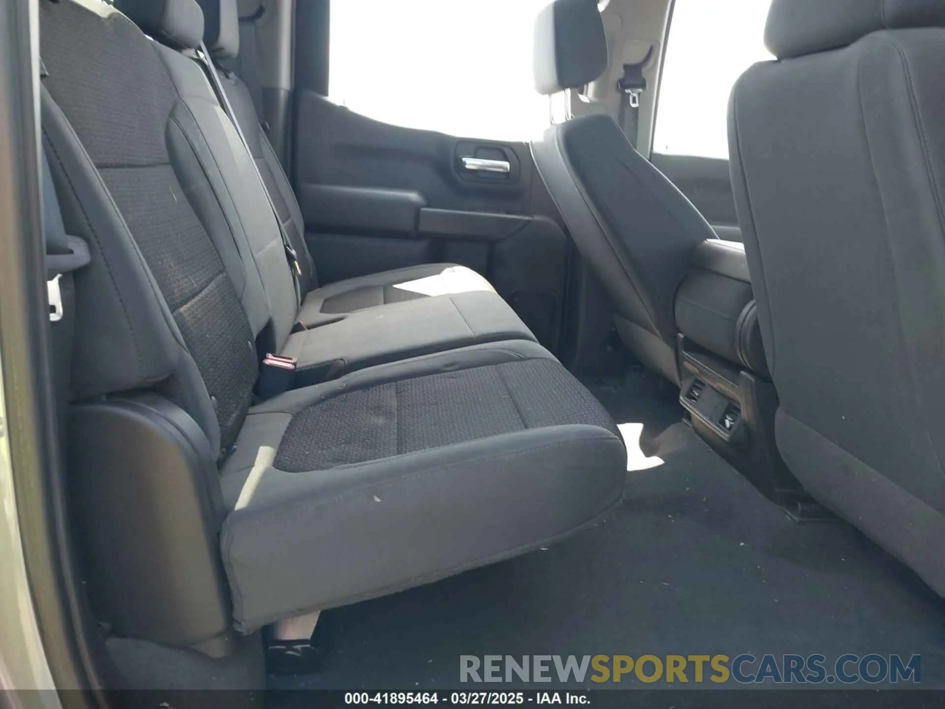 8 fotografías del automóvil dañado 1GCPYCEF8KZ348035 CHEVROLET SILVERADO 2019