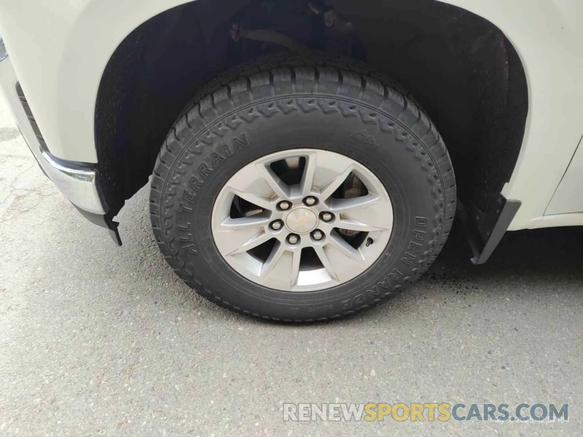 5 fotografías del automóvil dañado 1GCRYAEF7KZ324807 CHEVROLET SILVERADO 2019