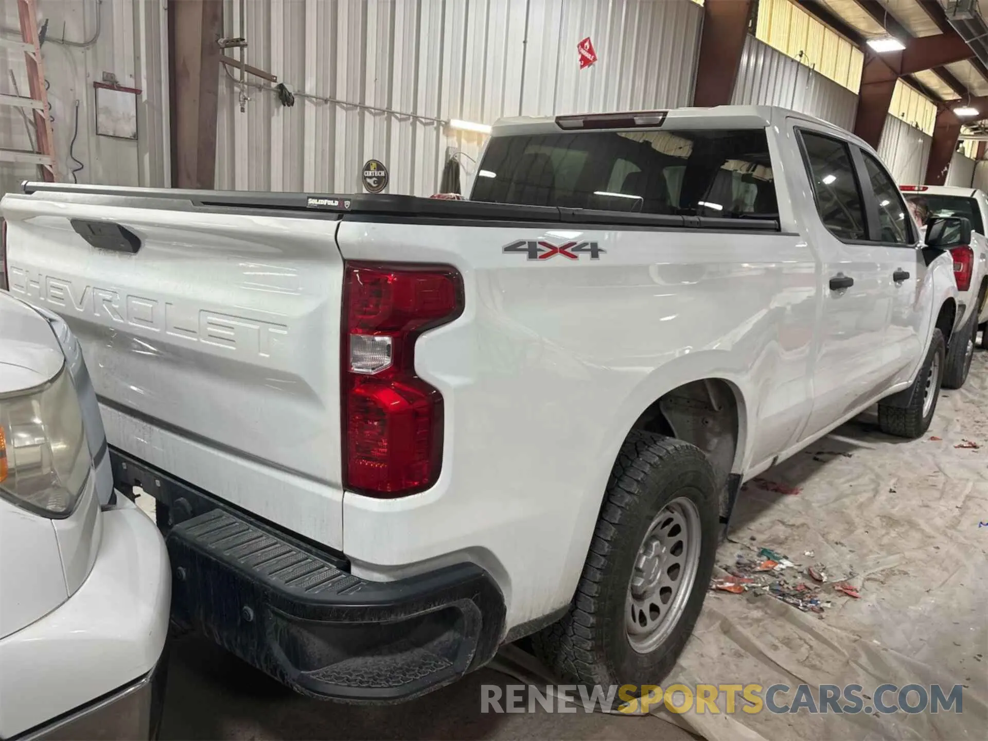 21 fotografías del automóvil dañado 1GCUYAEF2KZ201801 CHEVROLET SILVERADO 2019