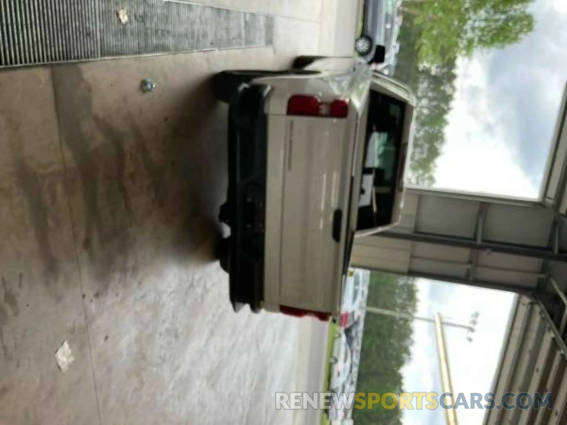 8 fotografías del automóvil dañado 1GCUYAEF7KZ428479 CHEVROLET SILVERADO 2019