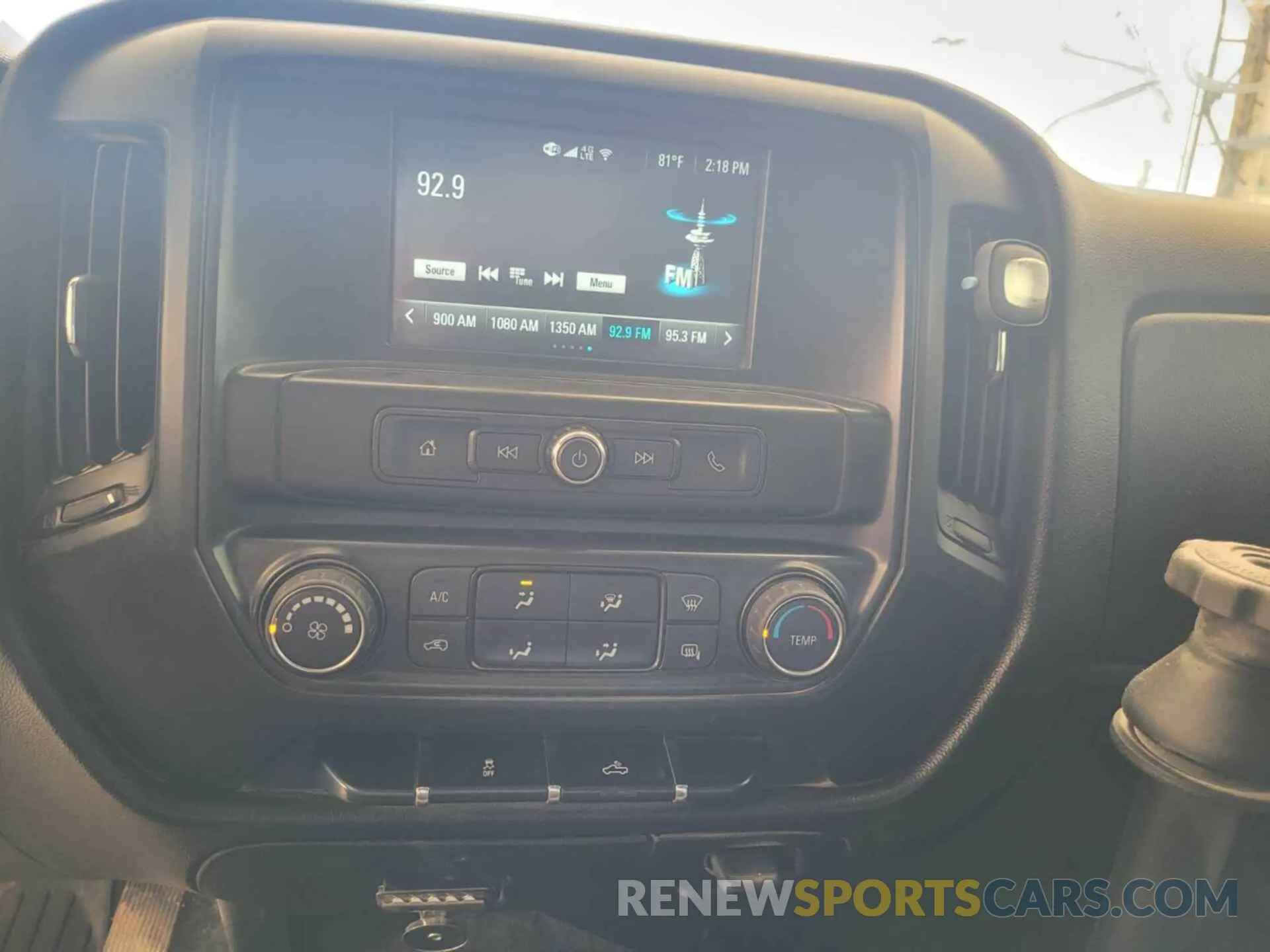 12 fotografías del automóvil dañado 2GC2KREG0K1204947 CHEVROLET SILVERADO 2019