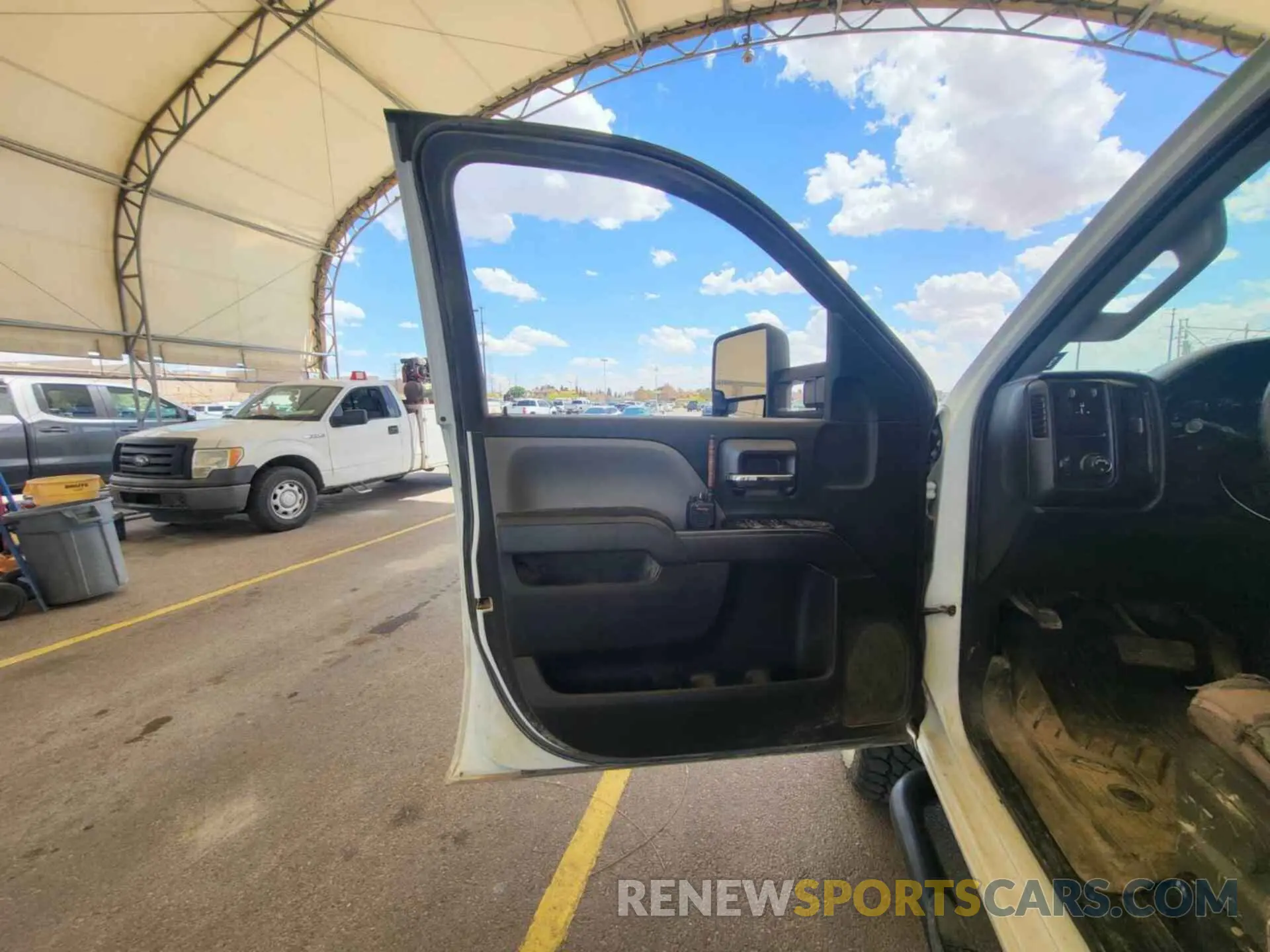 8 fotografías del automóvil dañado 2GC2KREG0K1204947 CHEVROLET SILVERADO 2019