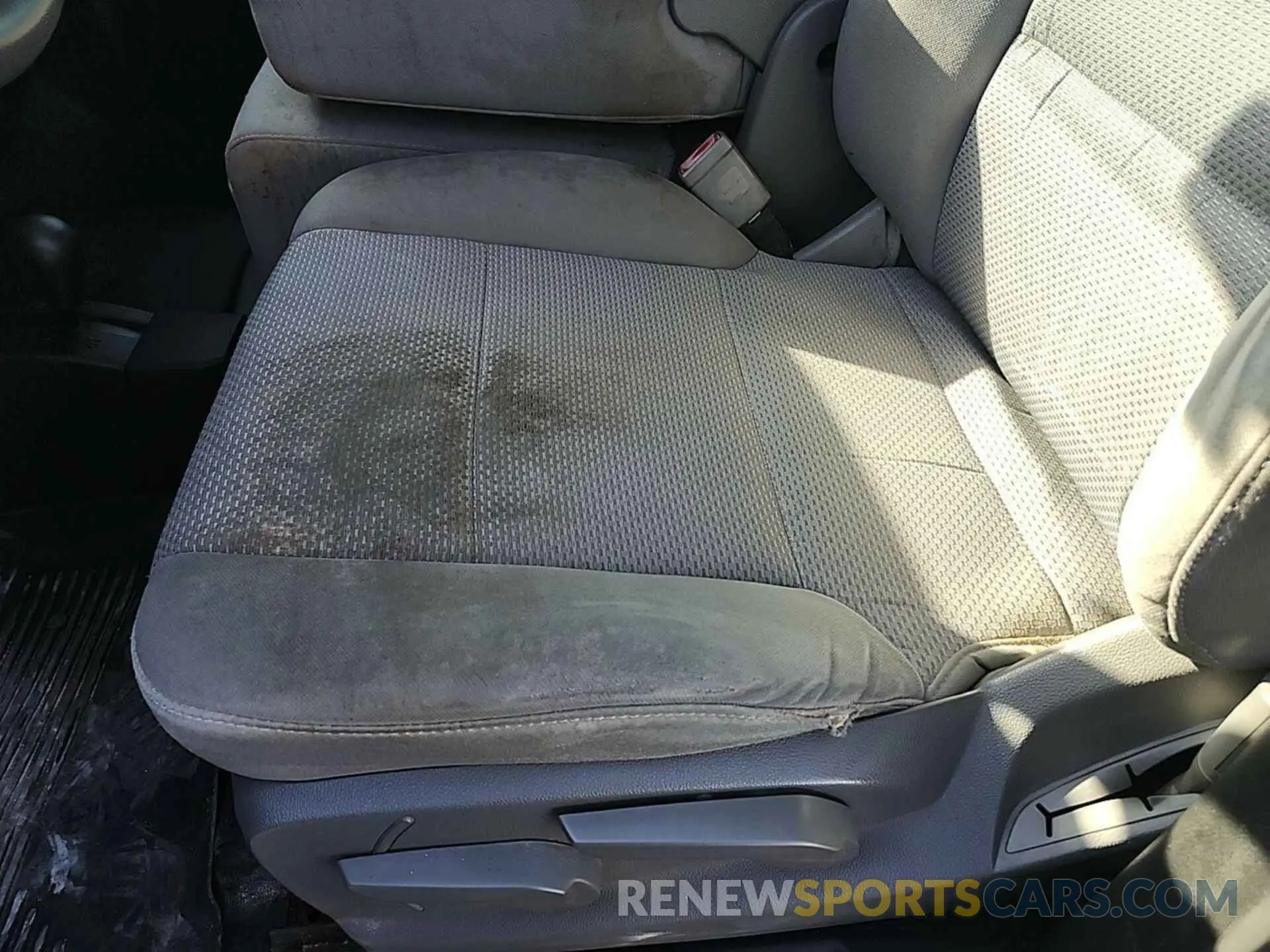 14 fotografías del automóvil dañado 2GC2KREG1K1109958 CHEVROLET SILVERADO 2019