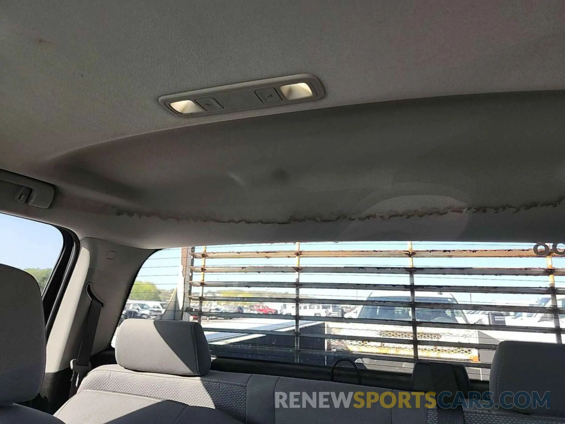 31 fotografías del automóvil dañado 2GC2KREG1K1109958 CHEVROLET SILVERADO 2019